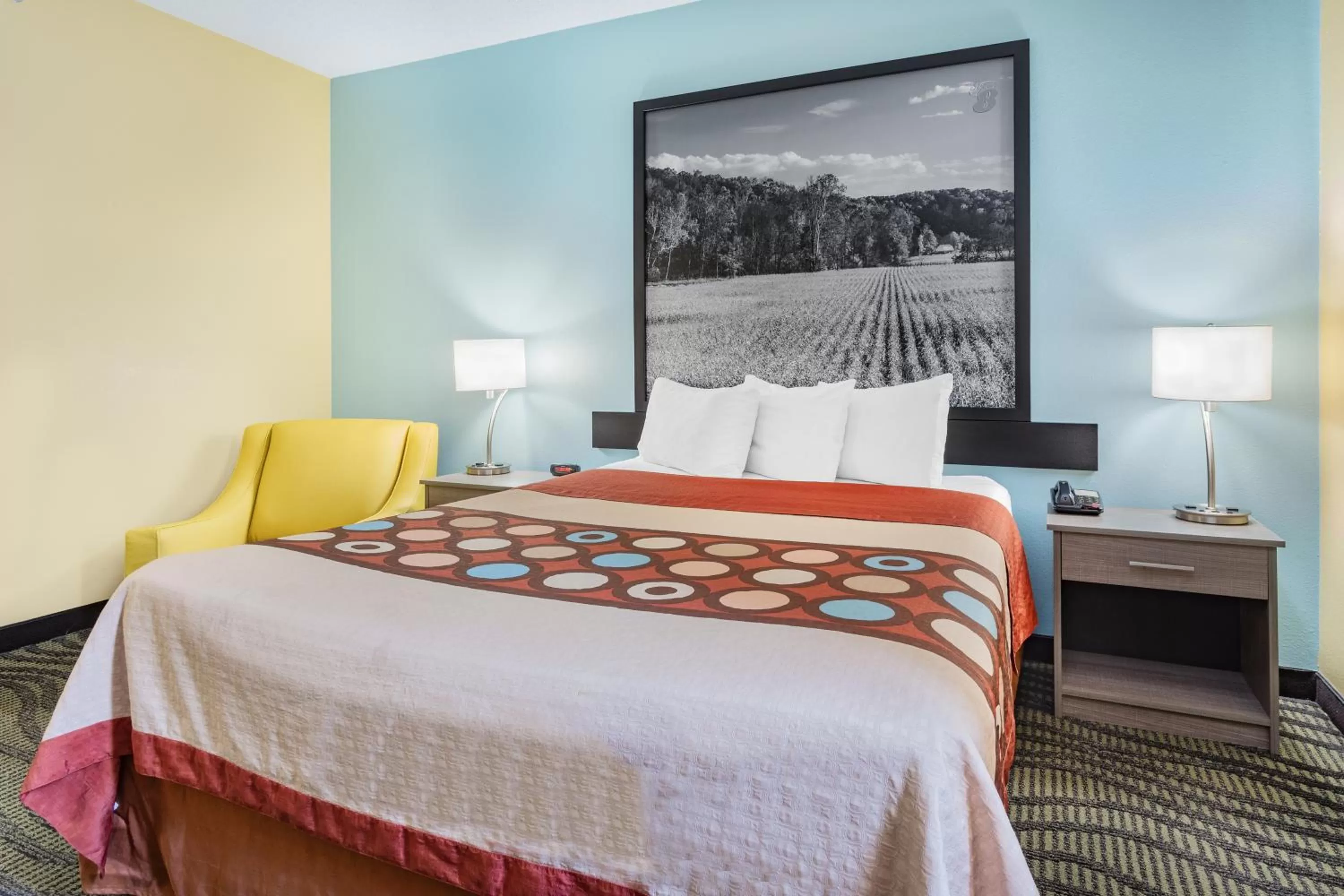 1 Queen Bed, Mobility Accessible Room, Non-Smoking  in Super 8 by Wyndham Kokomo