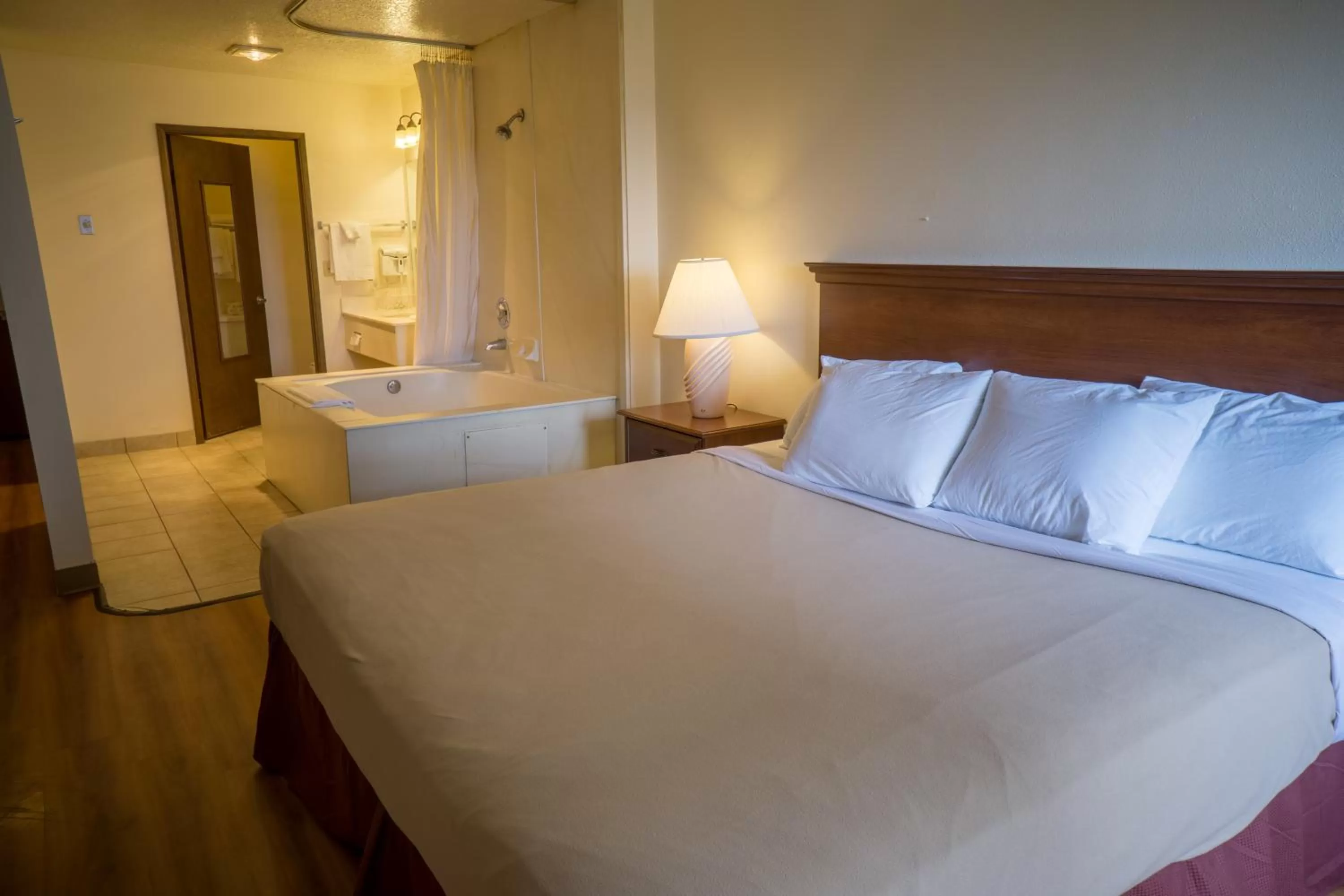 Junior Suite in Sunnyside Inn and Suites