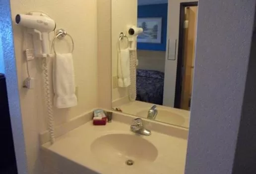Double Room - Disability Access in Herington Inn and Suites