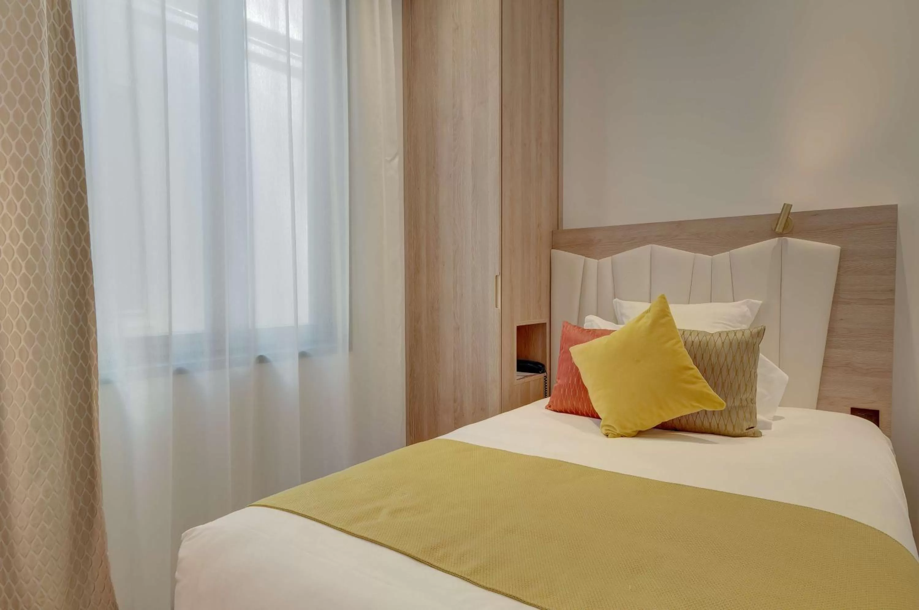 Classic Single Room in Best Western Plus Comedie Saint Roch