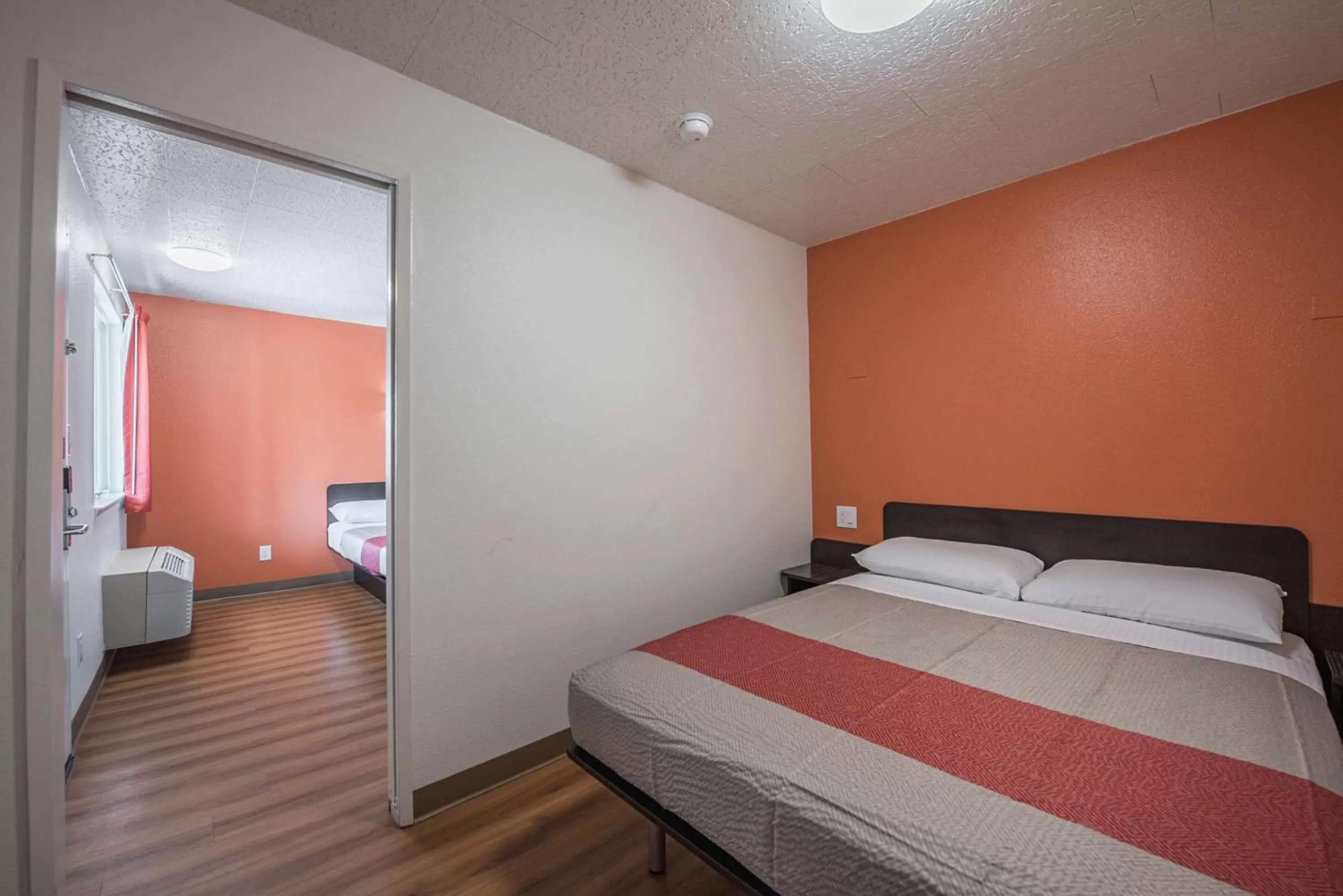 Queen Room - single occupancy - Non-Smoking in Motel 6-Fallon, NV