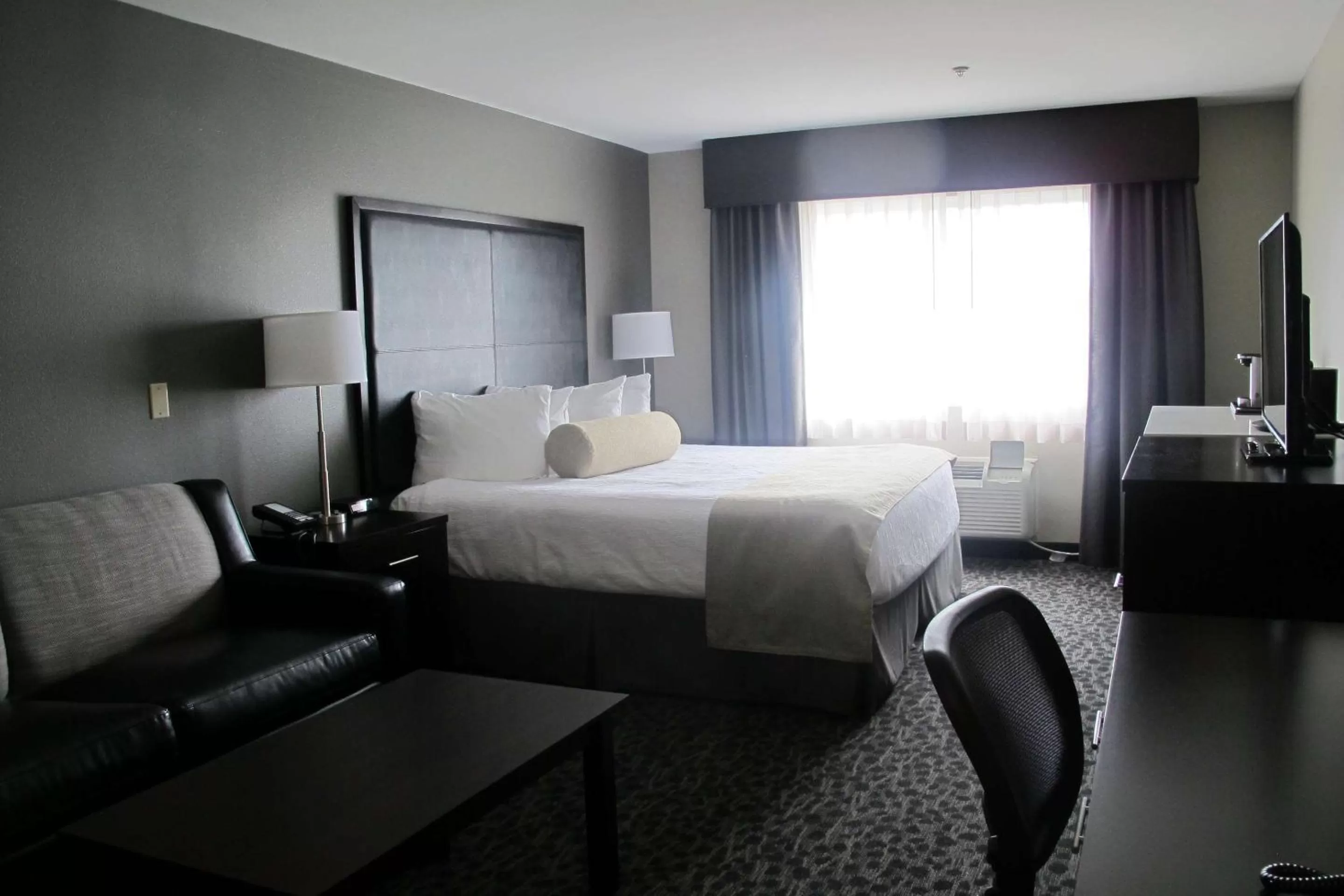 King Suite with Sofa Bed - Non Smoking in Best Western Plus Aberdeen