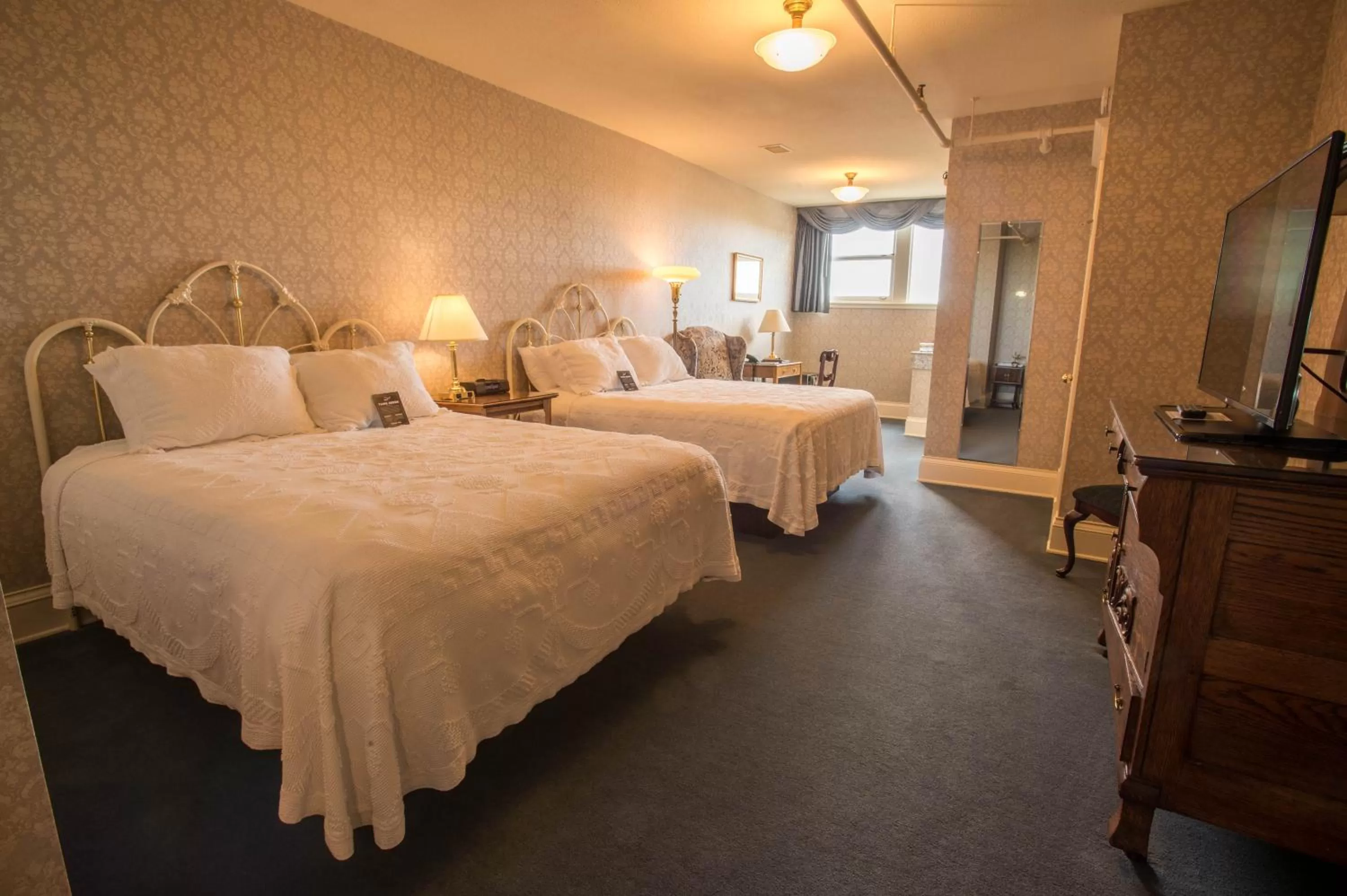 Deluxe Two Queen Bed Room in Hotel Boulderado