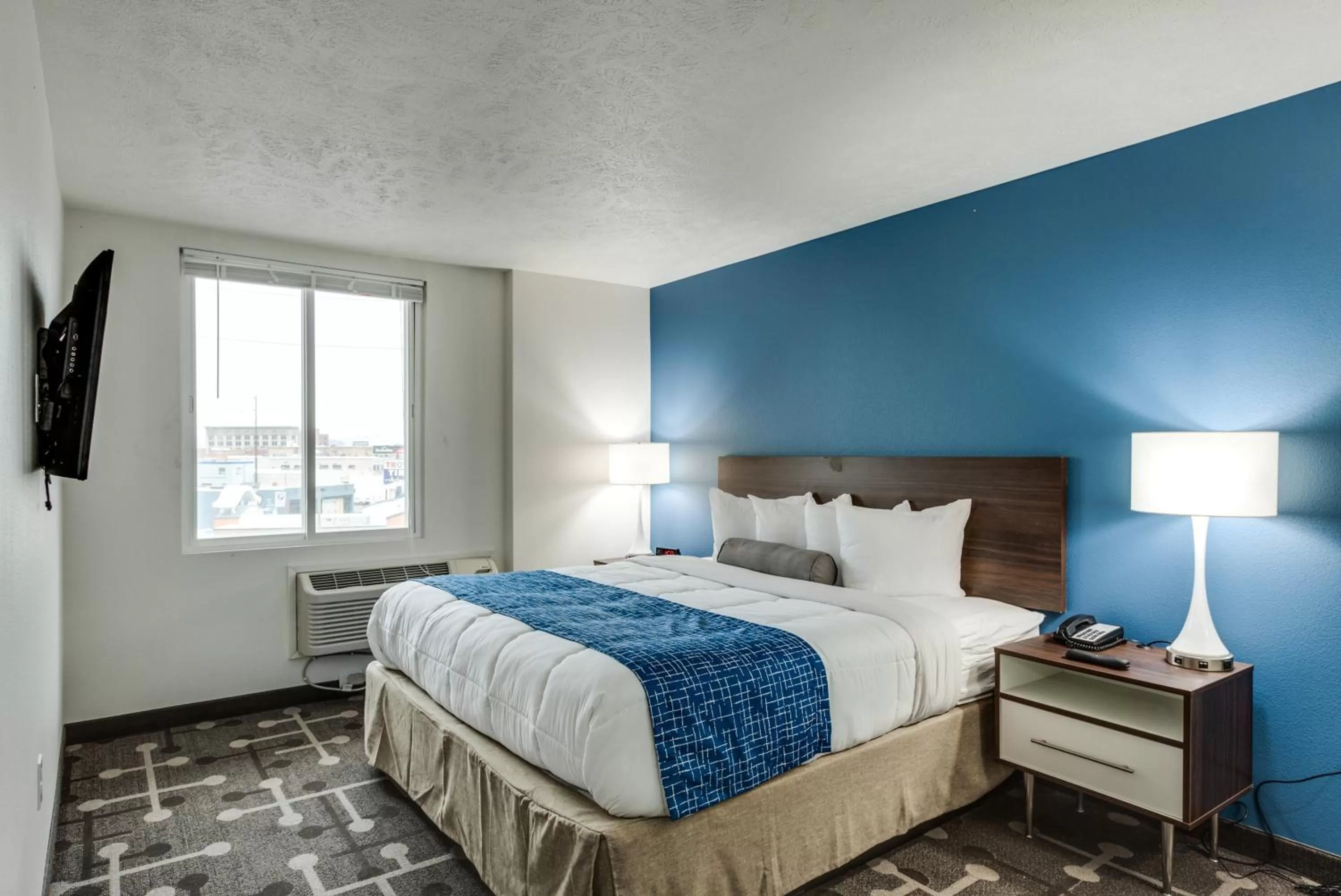 King Suite - Non-Smoking in Baymont by Wyndham Spokane