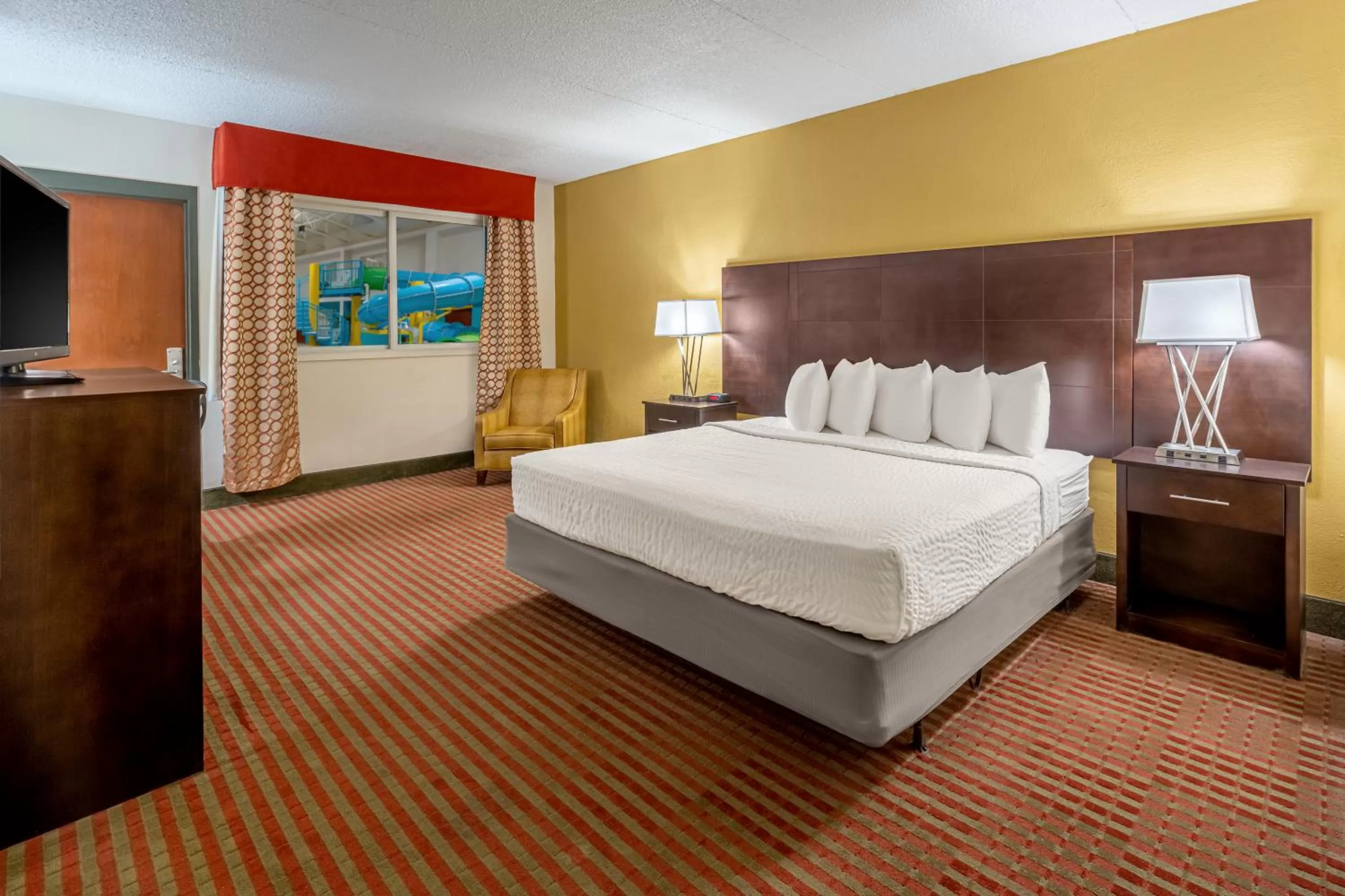Single Room with Pool View in Grand Williston Hotel and Conference Center