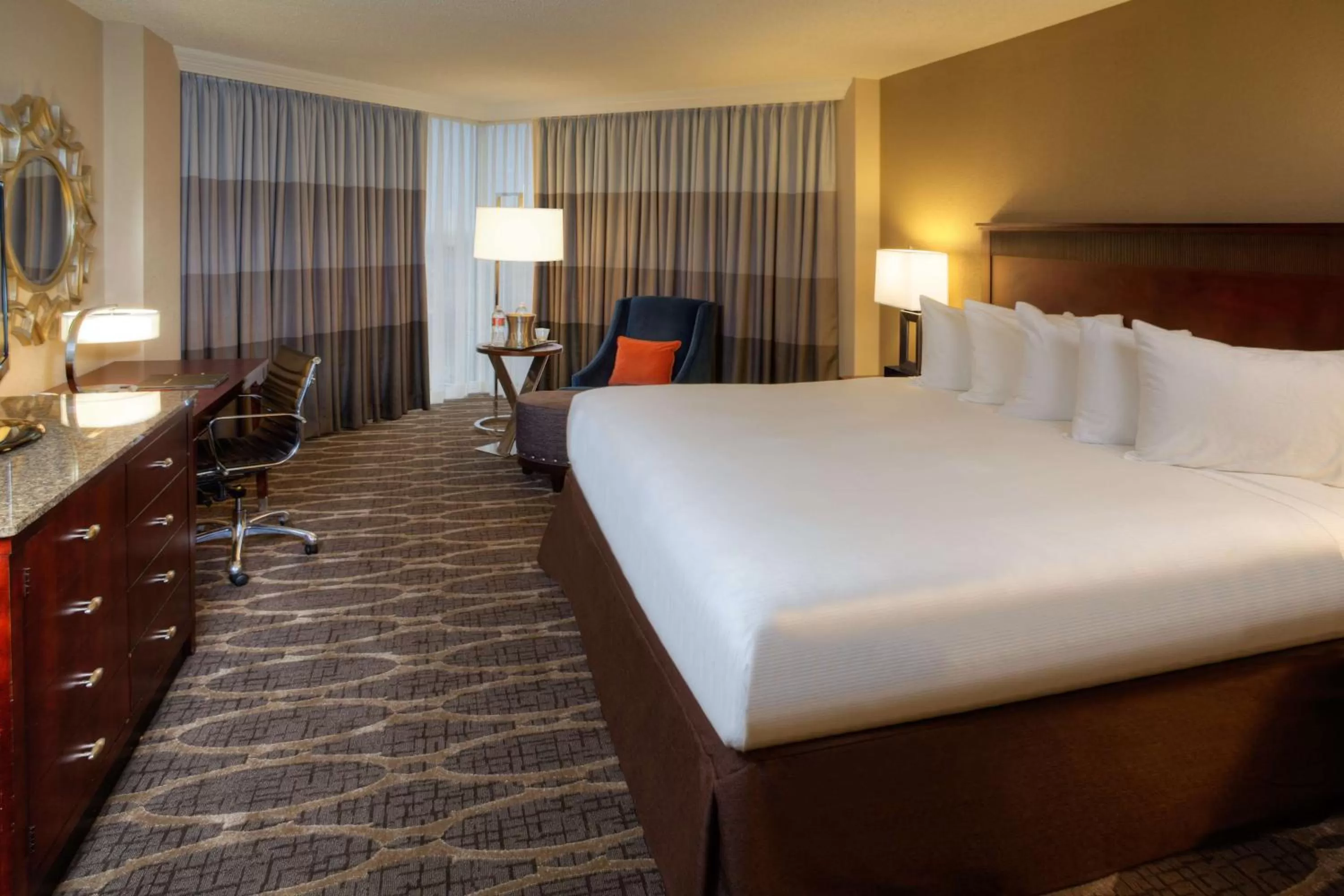King Room with Roll-In Shower - Mobility/Hearing Accessible in Hilton Houston Westchase