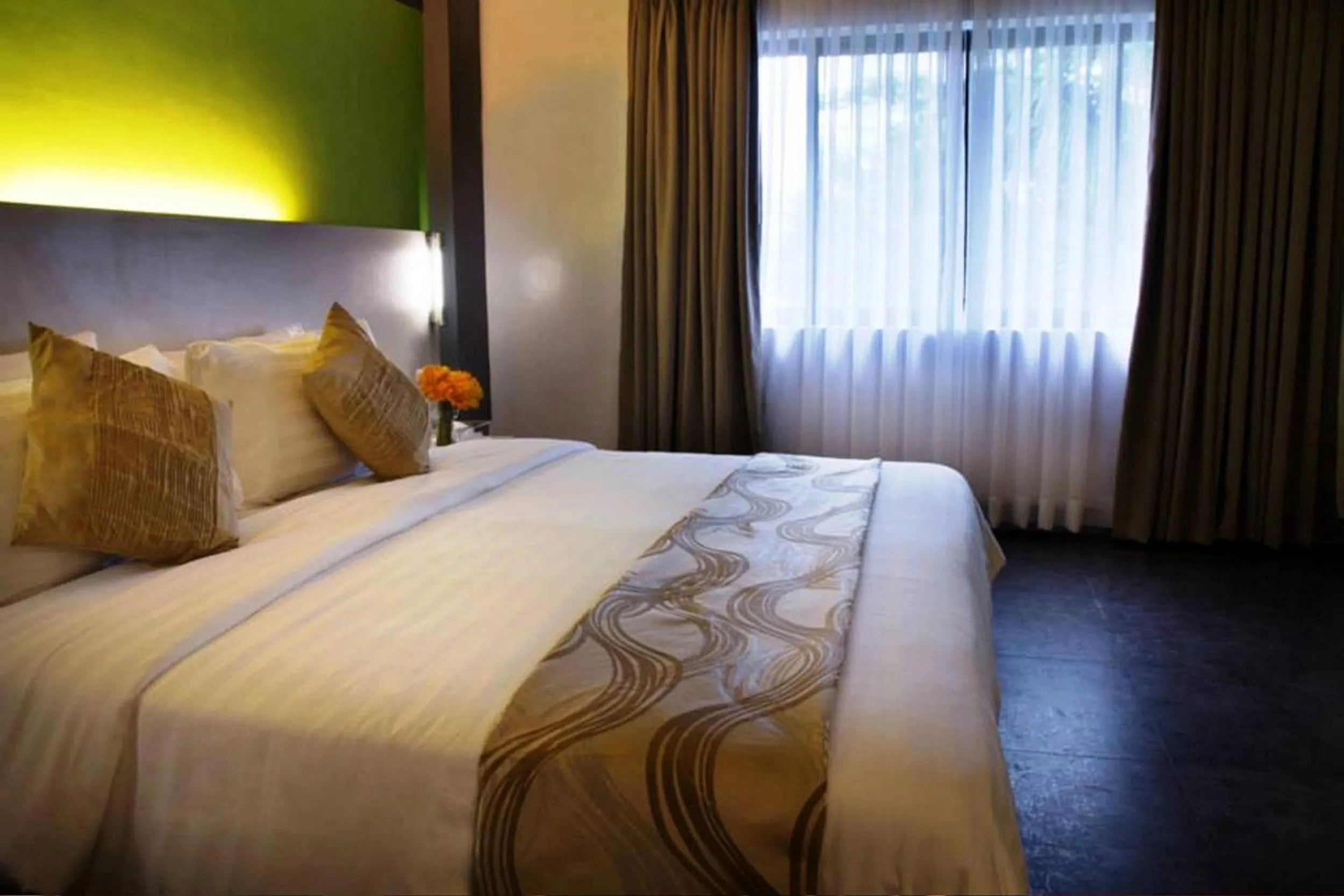 Deluxe Twin Room in Pillows Hotel Cebu