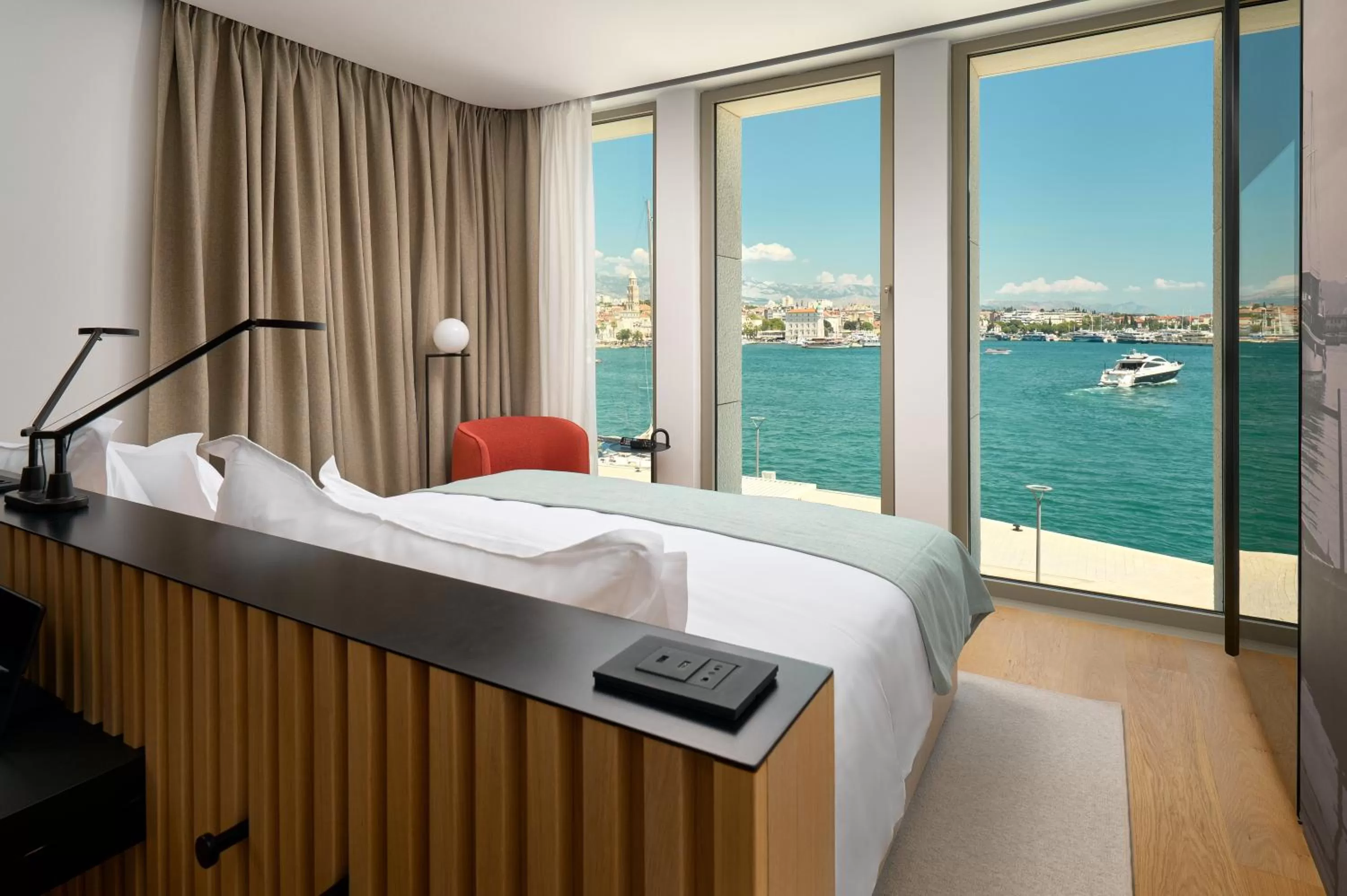 Superior King Room with Sea View  in Hotel Ambasador