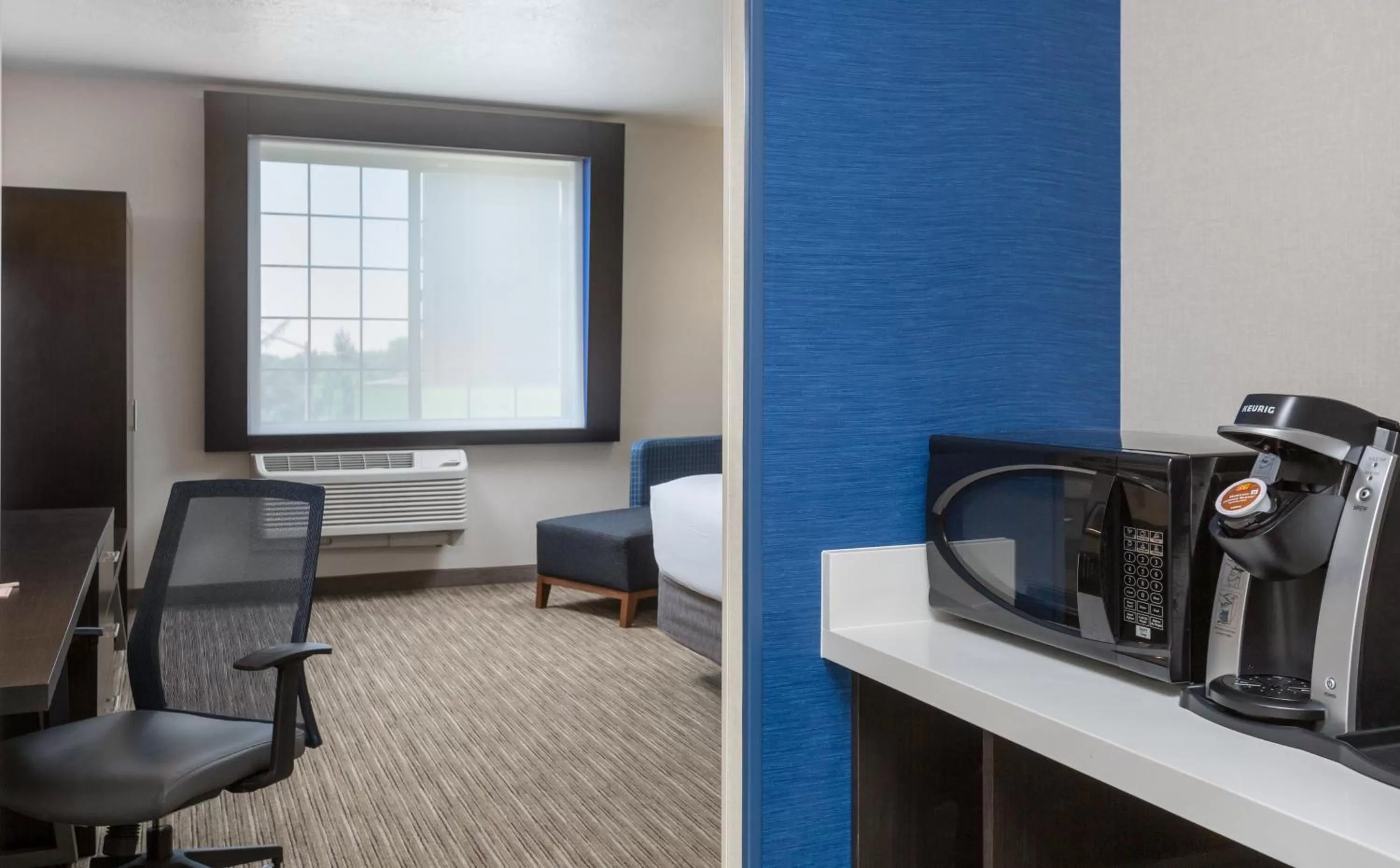 King Room - Mobility Access/Hearing Accessible in Holiday Inn Express Hotel & Suites Eugene Downtown - University by IHG