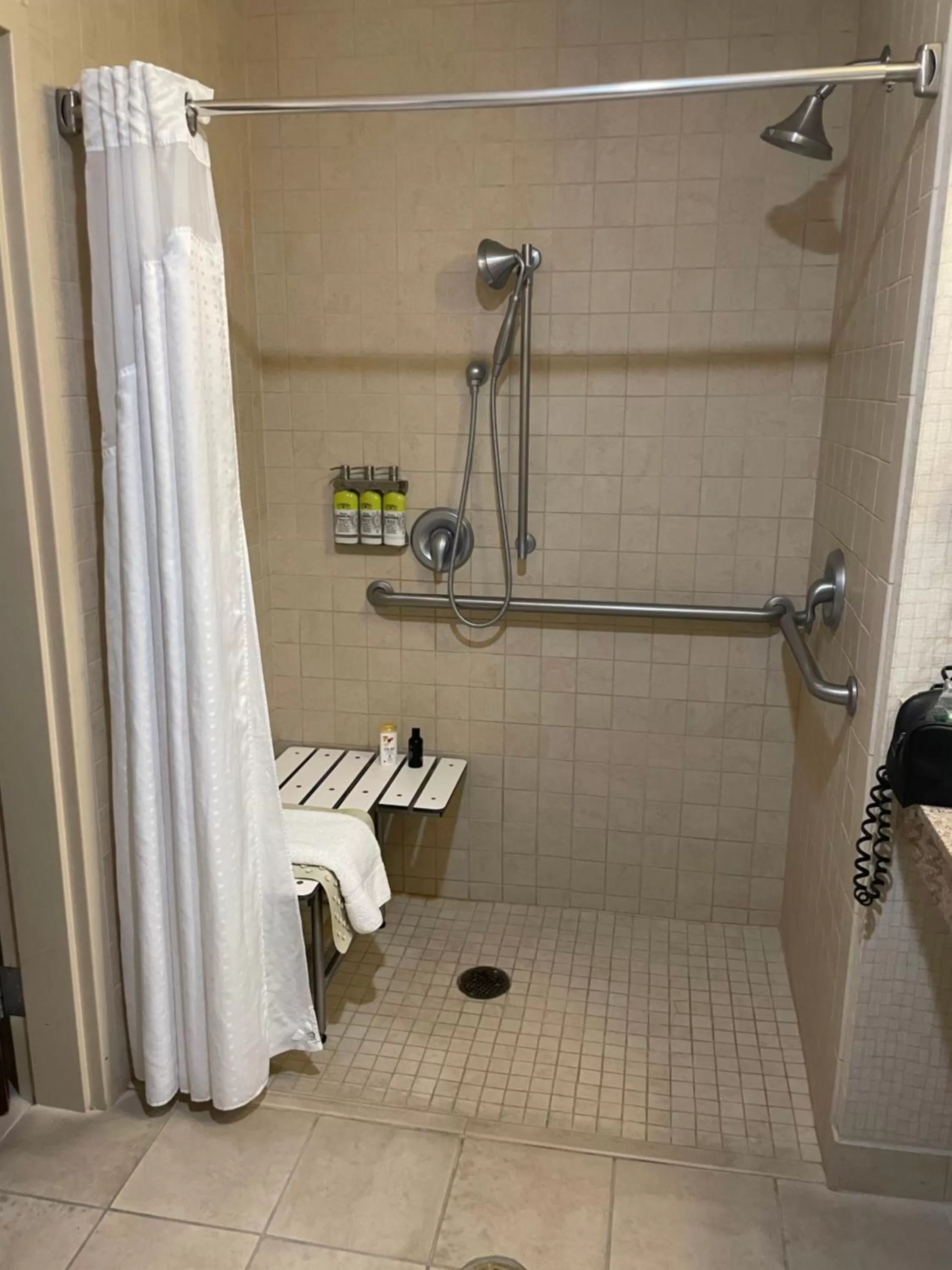 Queen Room with Two Queen Beds and Communications Mobility Accessible Roll-In Shower in Holiday Inn Express Hotel Twin Falls by IHG
