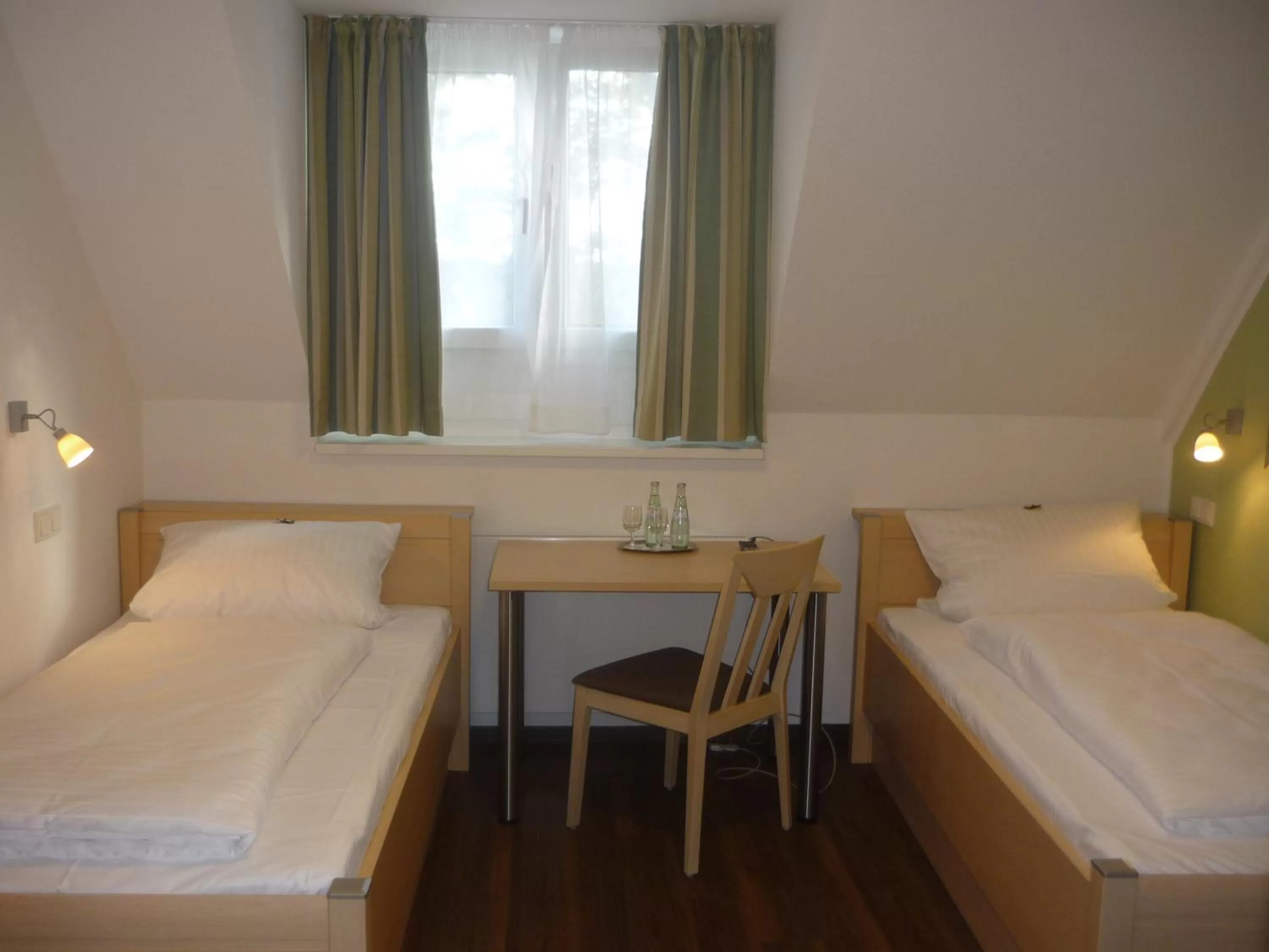 Twin Room with Private Bathroom - single occupancy in Stadthotel Bocholt