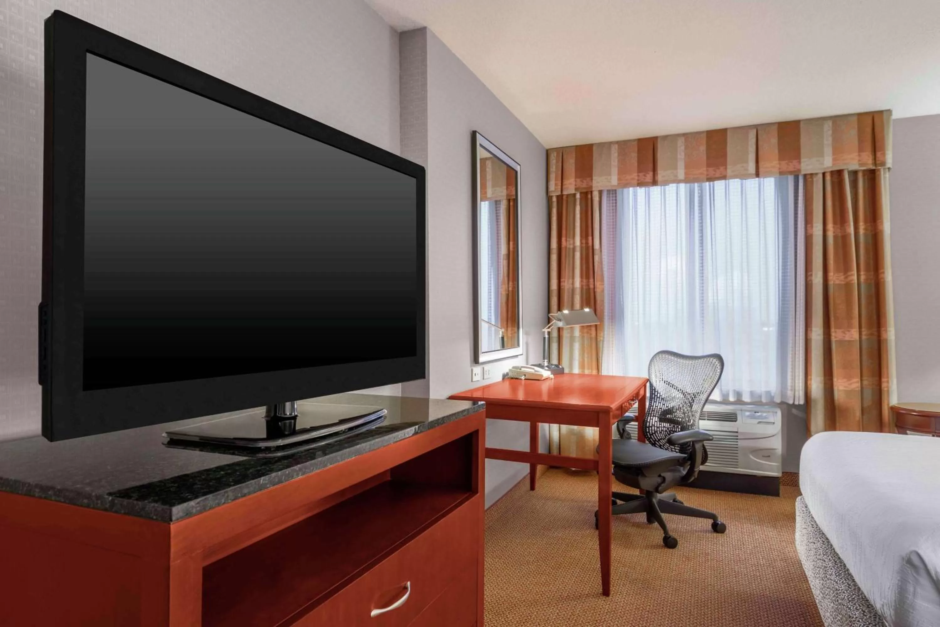 King Room - Hearing Access in Hilton Garden Inn Independence
