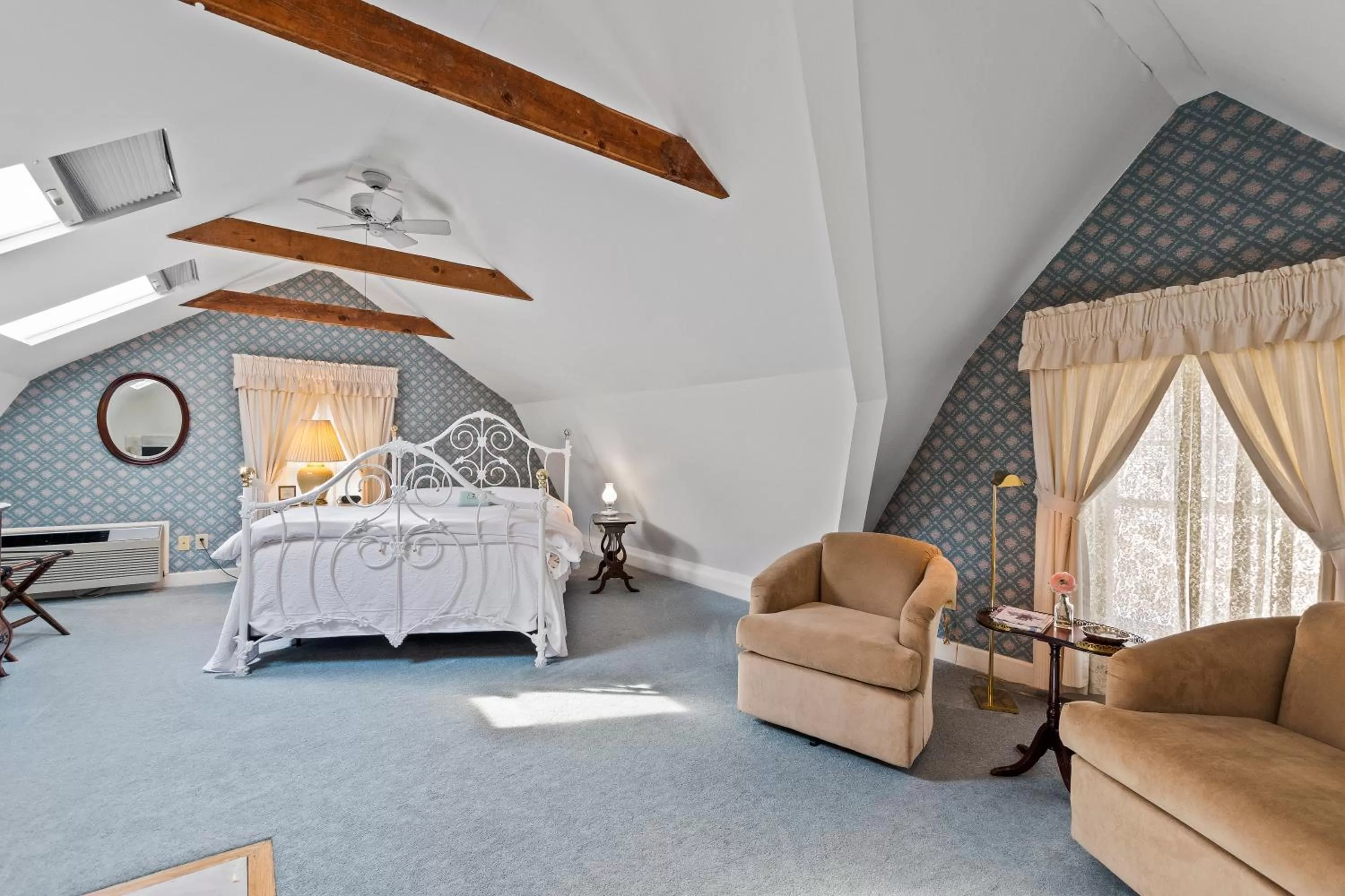 Deluxe Queen Room in South Shire