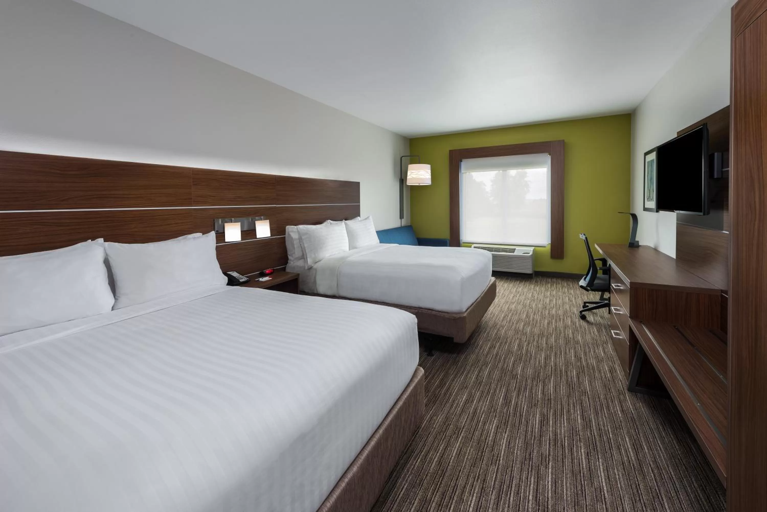 Queen Suite with Spa Bath - Disability Access/Non-Smoking in Holiday Inn Express Troy by IHG