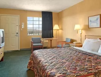 Double Room - Disability Access/Non-Smoking in Days Inn by Wyndham Joelton/Nashville