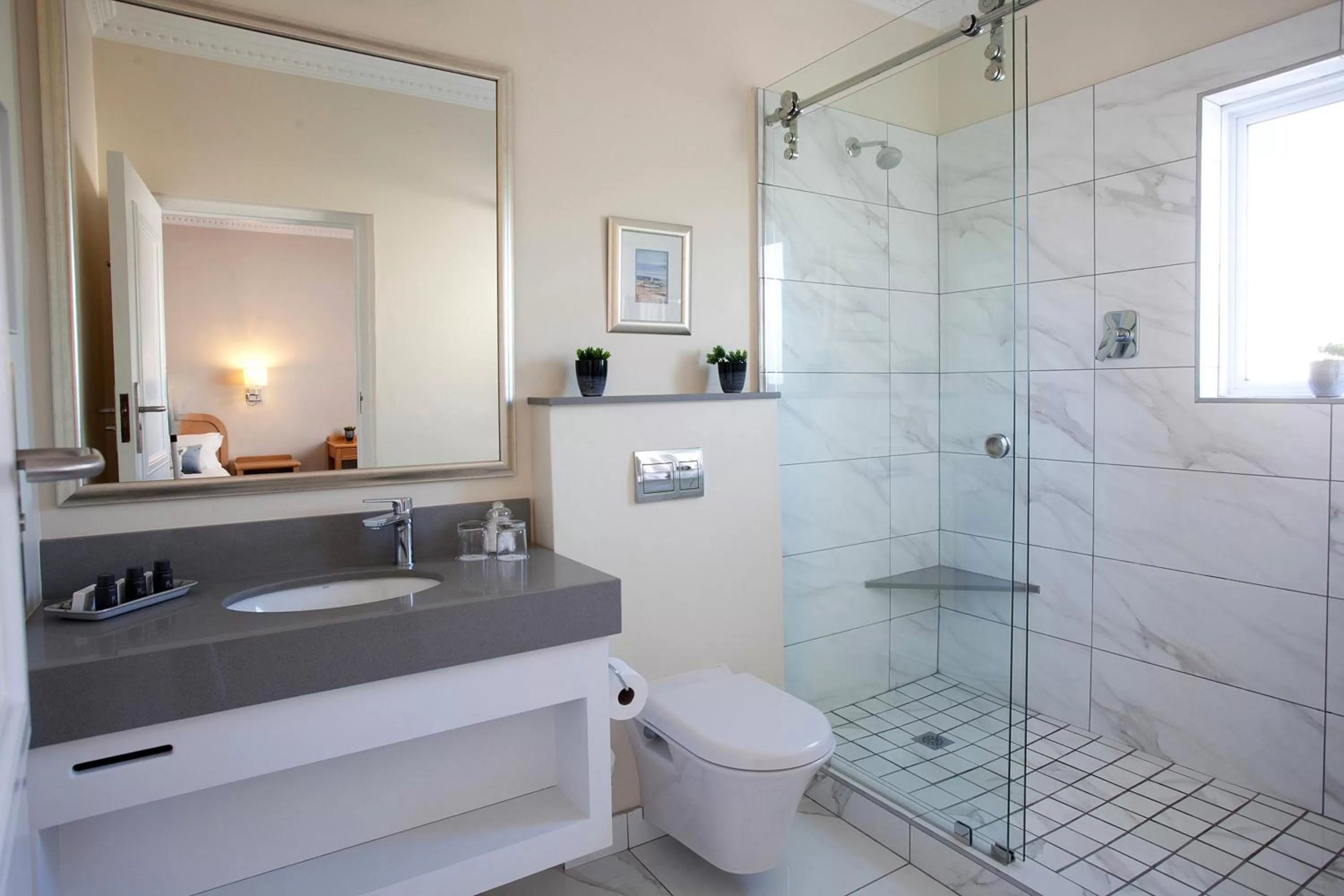 Standard Twin Room - single occupancy in The Beach Hotel