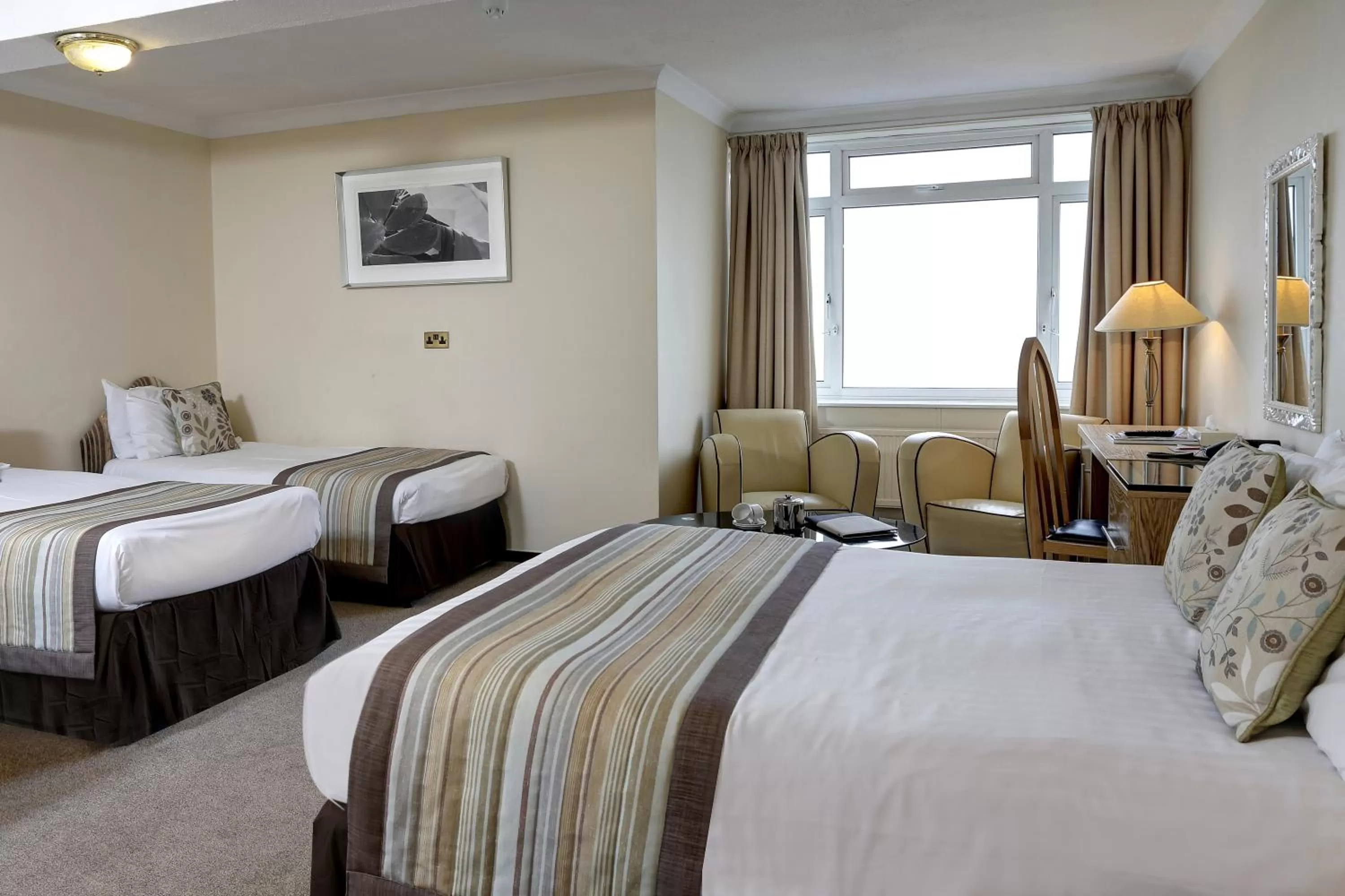 Family Room with 1 Double and 2 Twin Beds and Sea View - Non-Smoking in Best Western Princes Marine Hotel