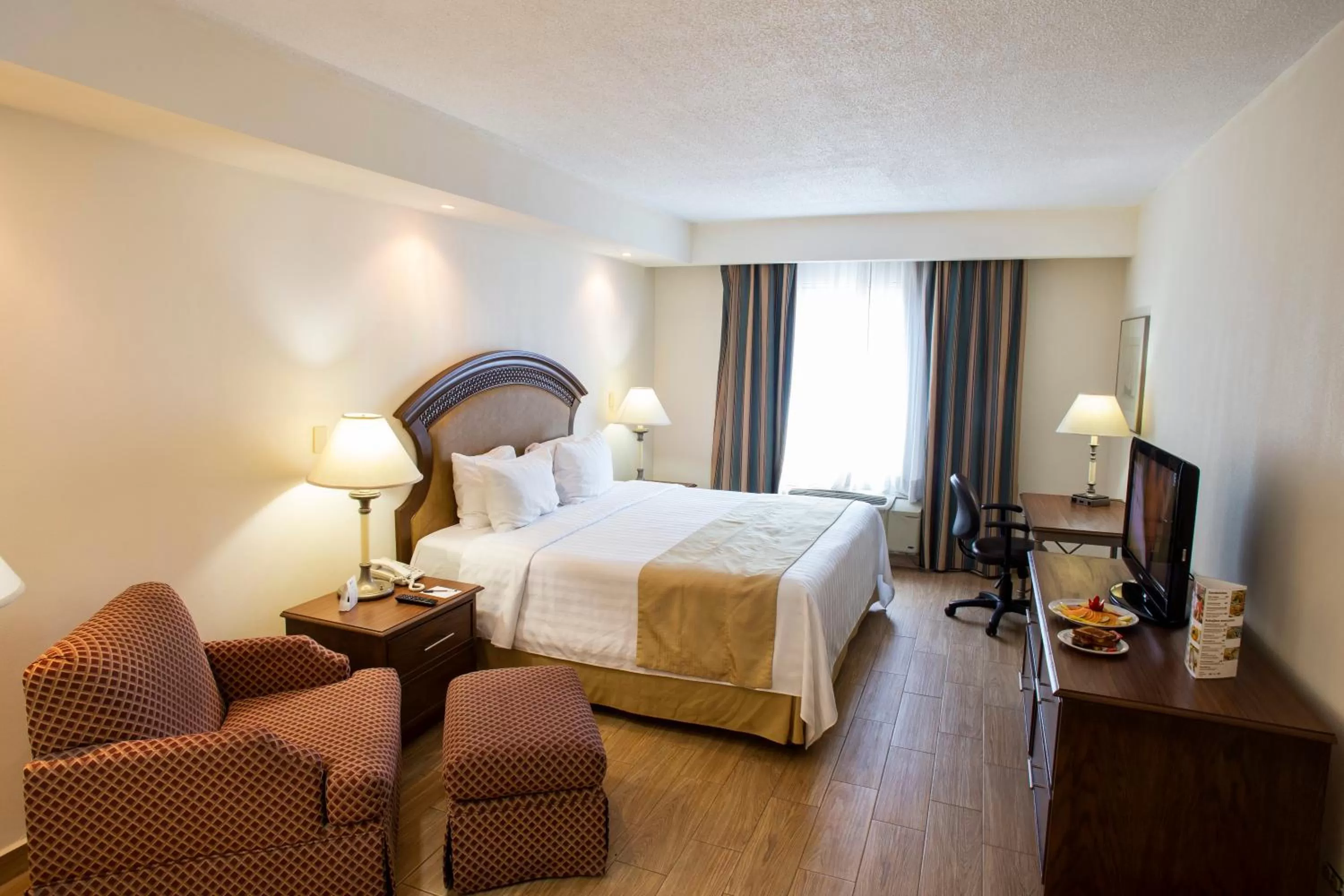 King Room with Kitchenette - Non-smoking in Best Western PLUS Monterrey Colón