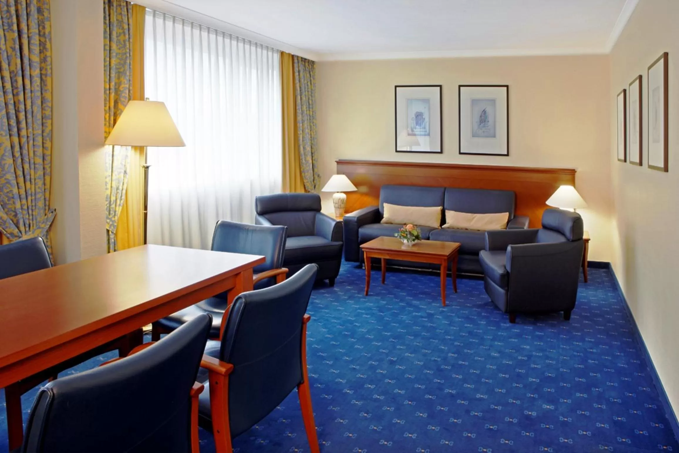 Suite in H4 Hotel Kassel City, Trademark Collection by Wyndham