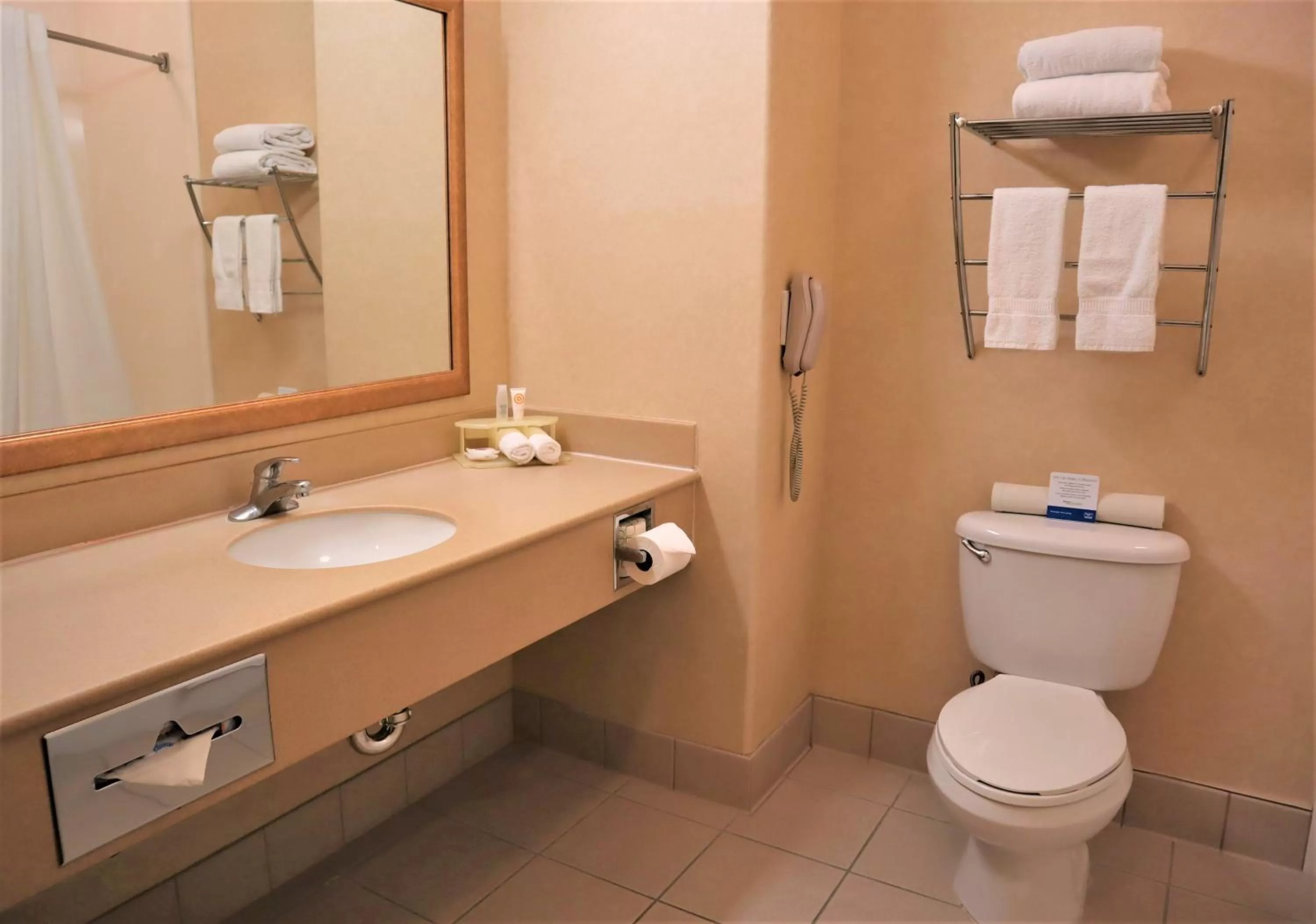 Superior Queen Room with Two Queen Beds - Non-Smoking in Oasis Inn & Suites 29 Palms Hotel Joshua Tree National Park