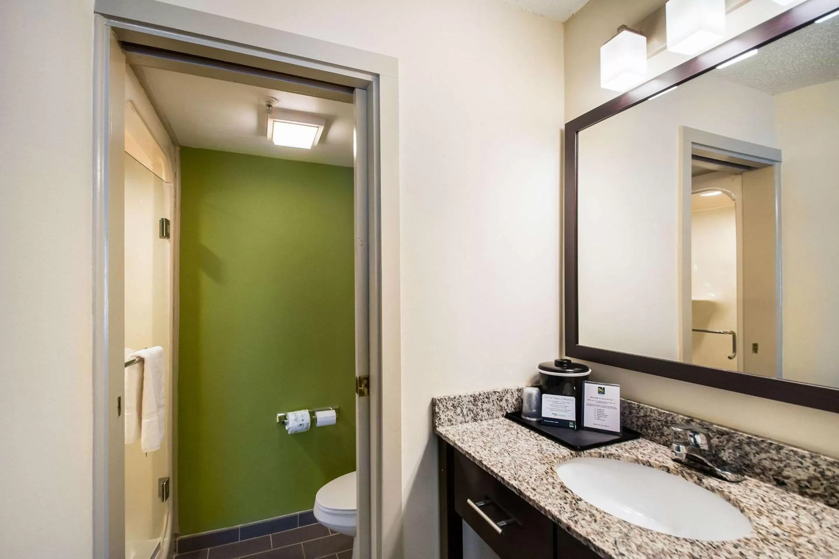 King Room - Non-Smoking in Quality Inn Grasonville near Kent Island