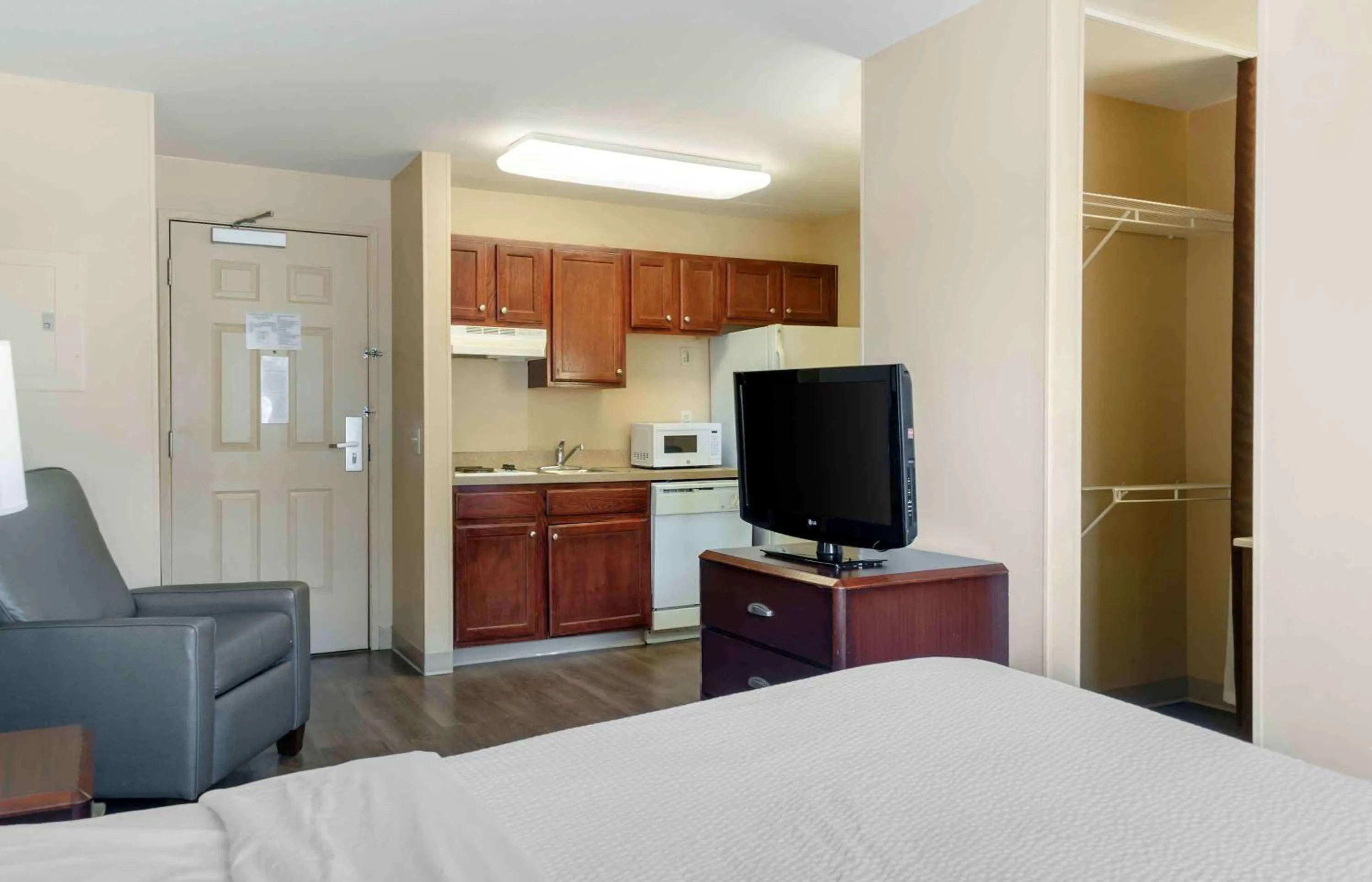 Studio with 1 King Bed - Non-Smoking in Extended Stay America Suites - Indianapolis - Northwest - I-465