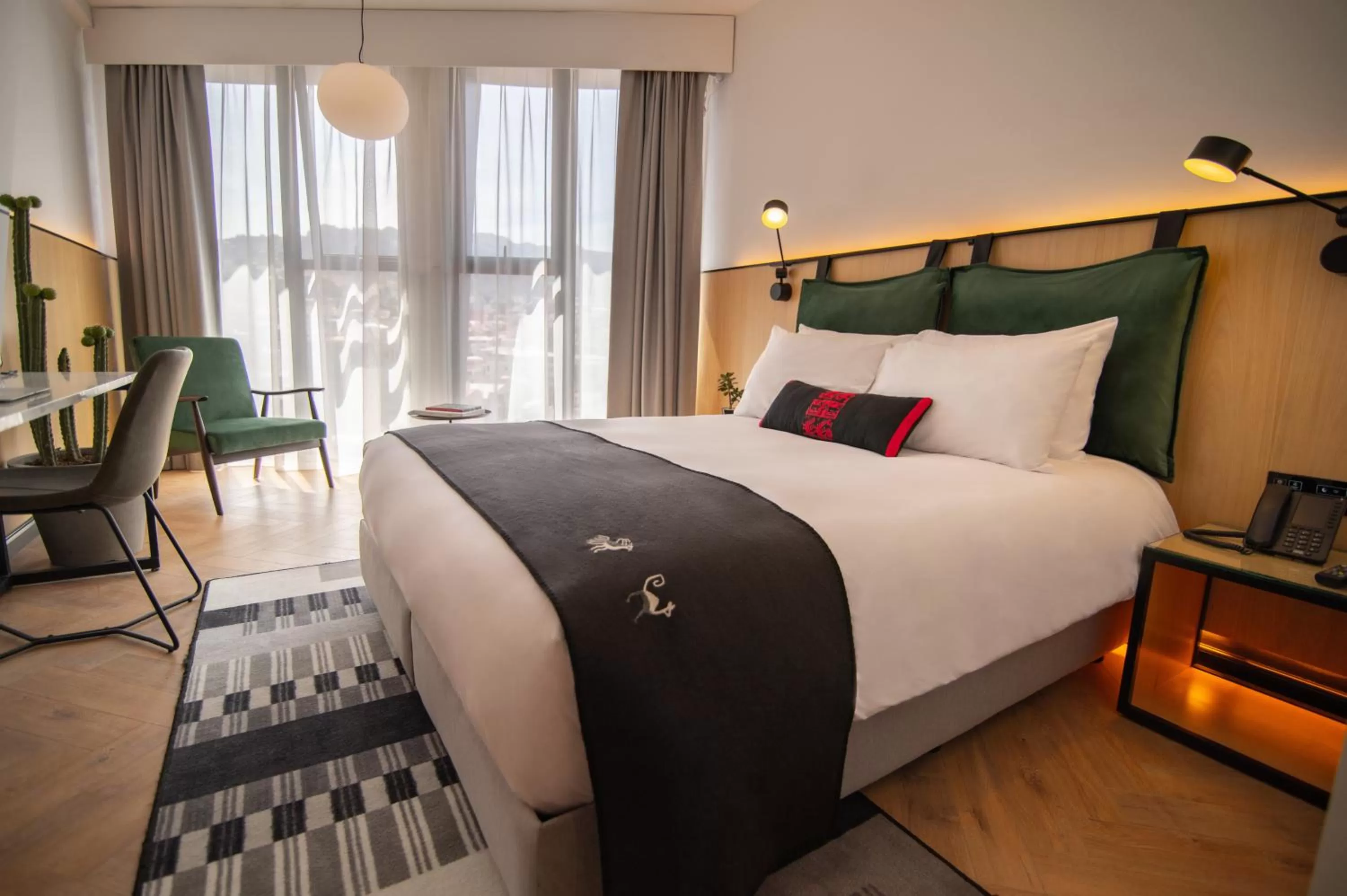 Superior Double Room in Met Hotel