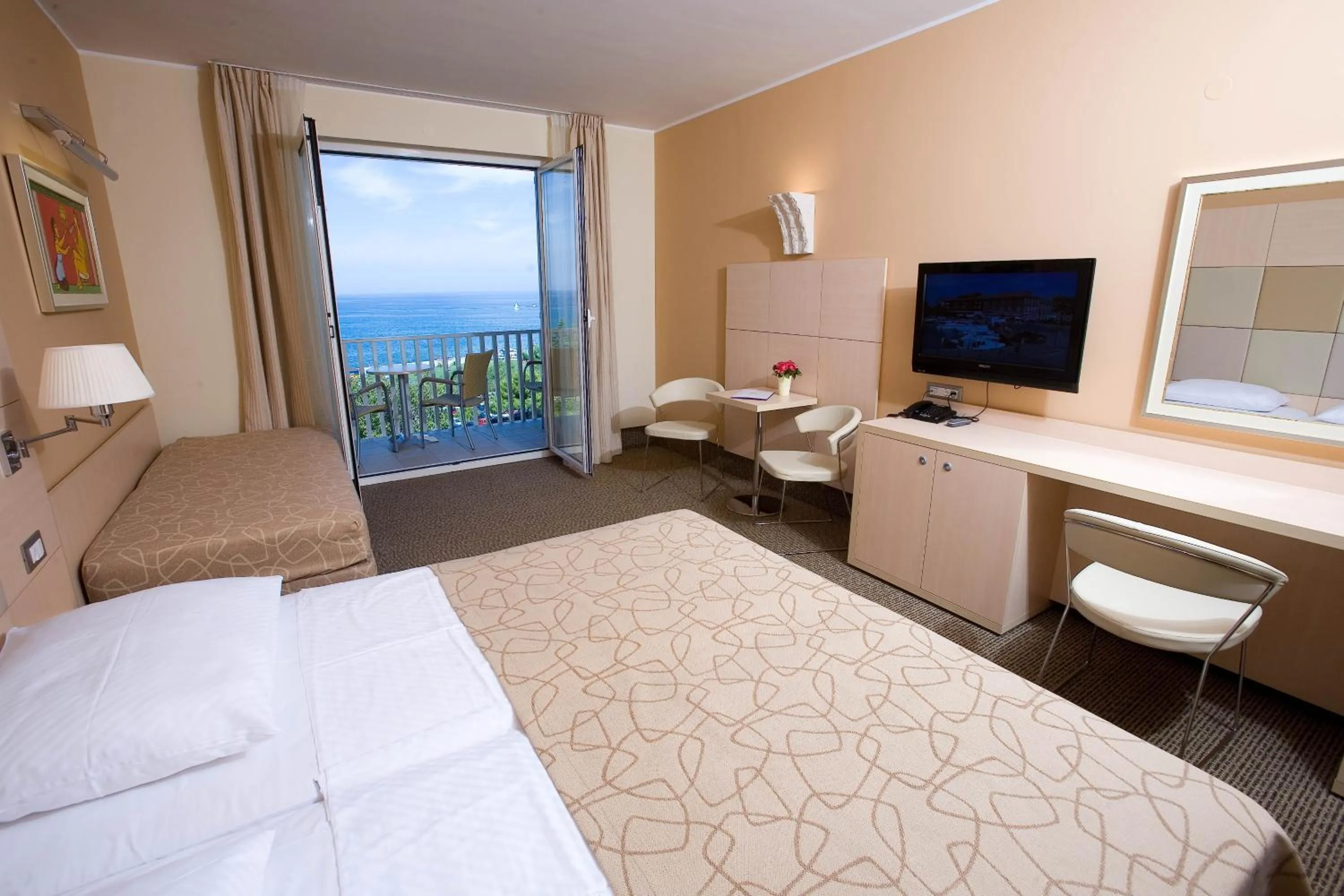 Family Room with Balcony (2 Adults + 2 Children) in Hotel Mirta - San Simon Resort