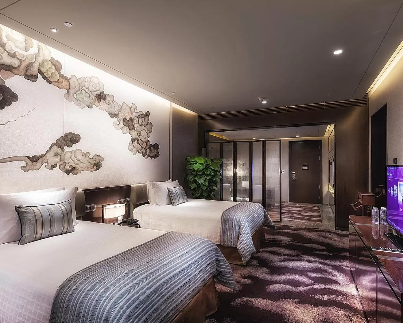 Four Seasons Room With Two Double Beds in Four Seasons Hotel Shenzhen
