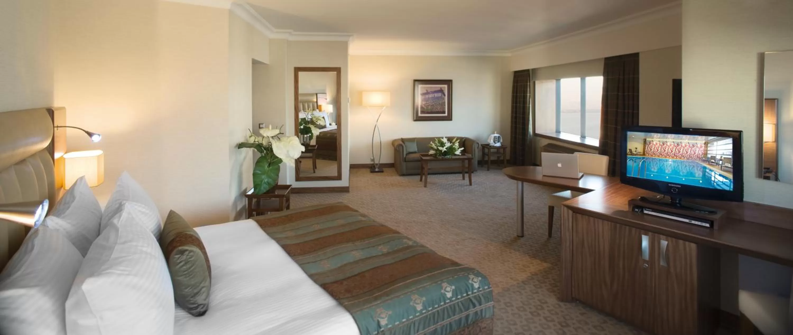 Junior King Suite in Mövenpick Hotel Izmir