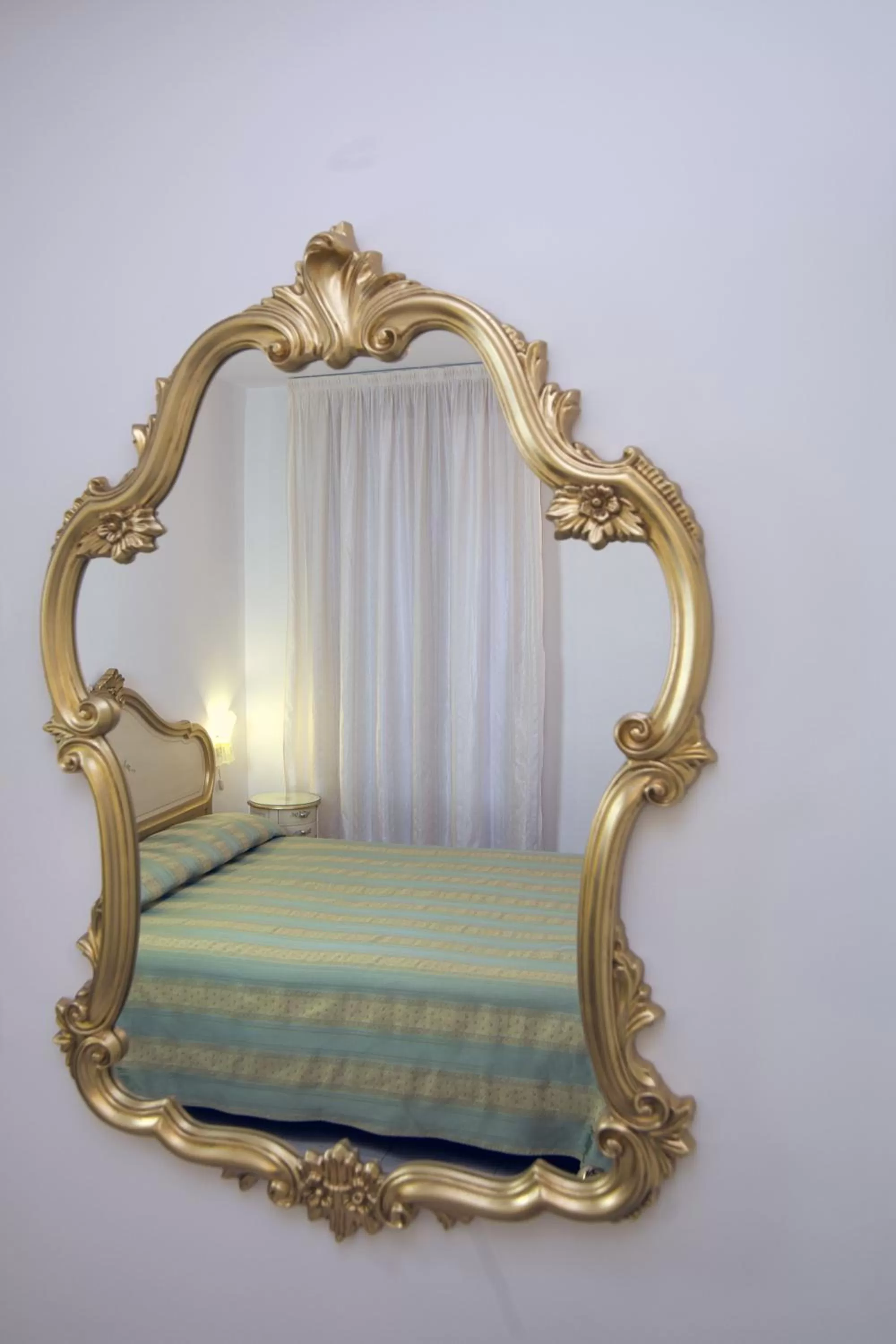 Bed in Hotel Orion