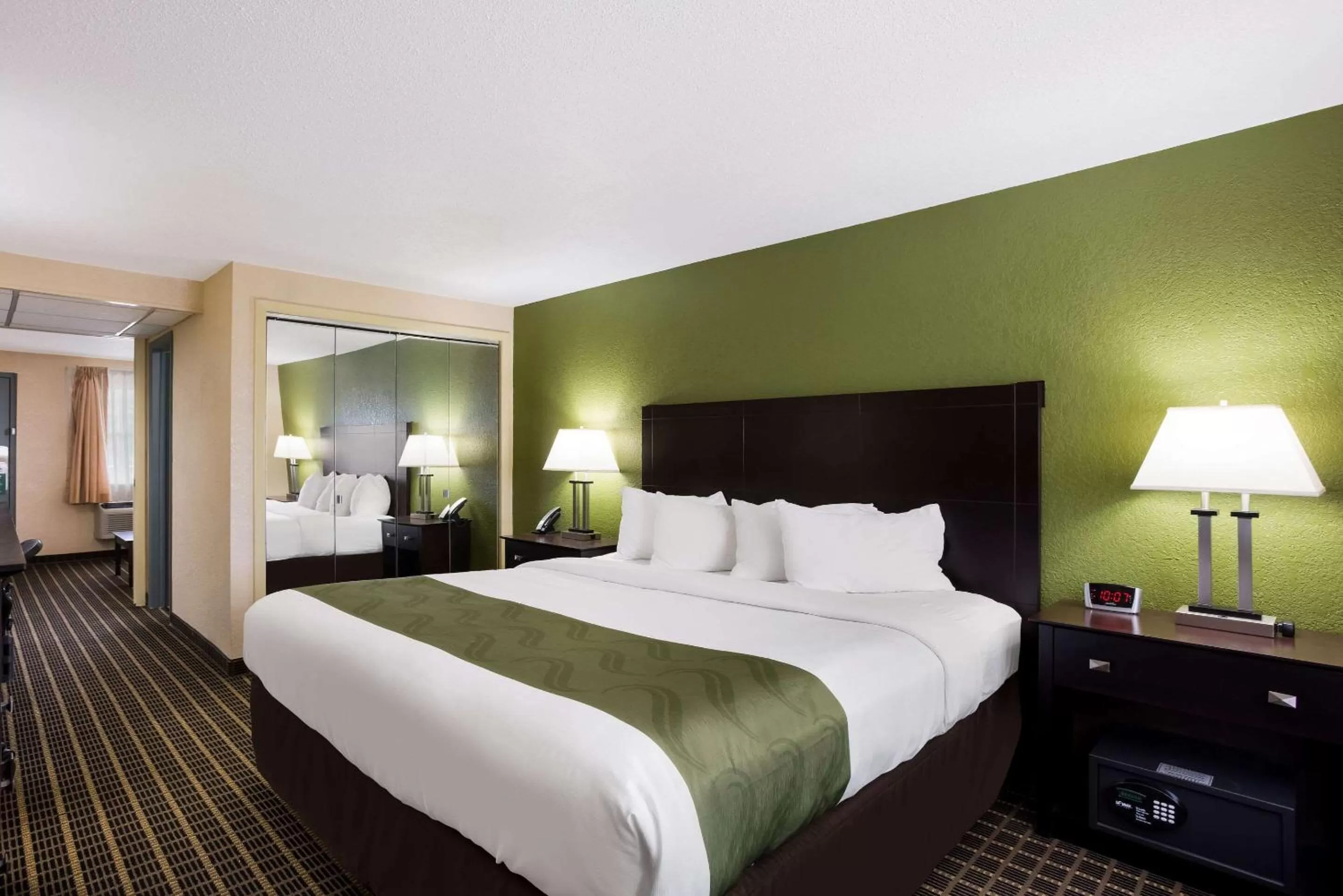 Bedroom, Bed in Quality Inn & Suites Big Rapids near University