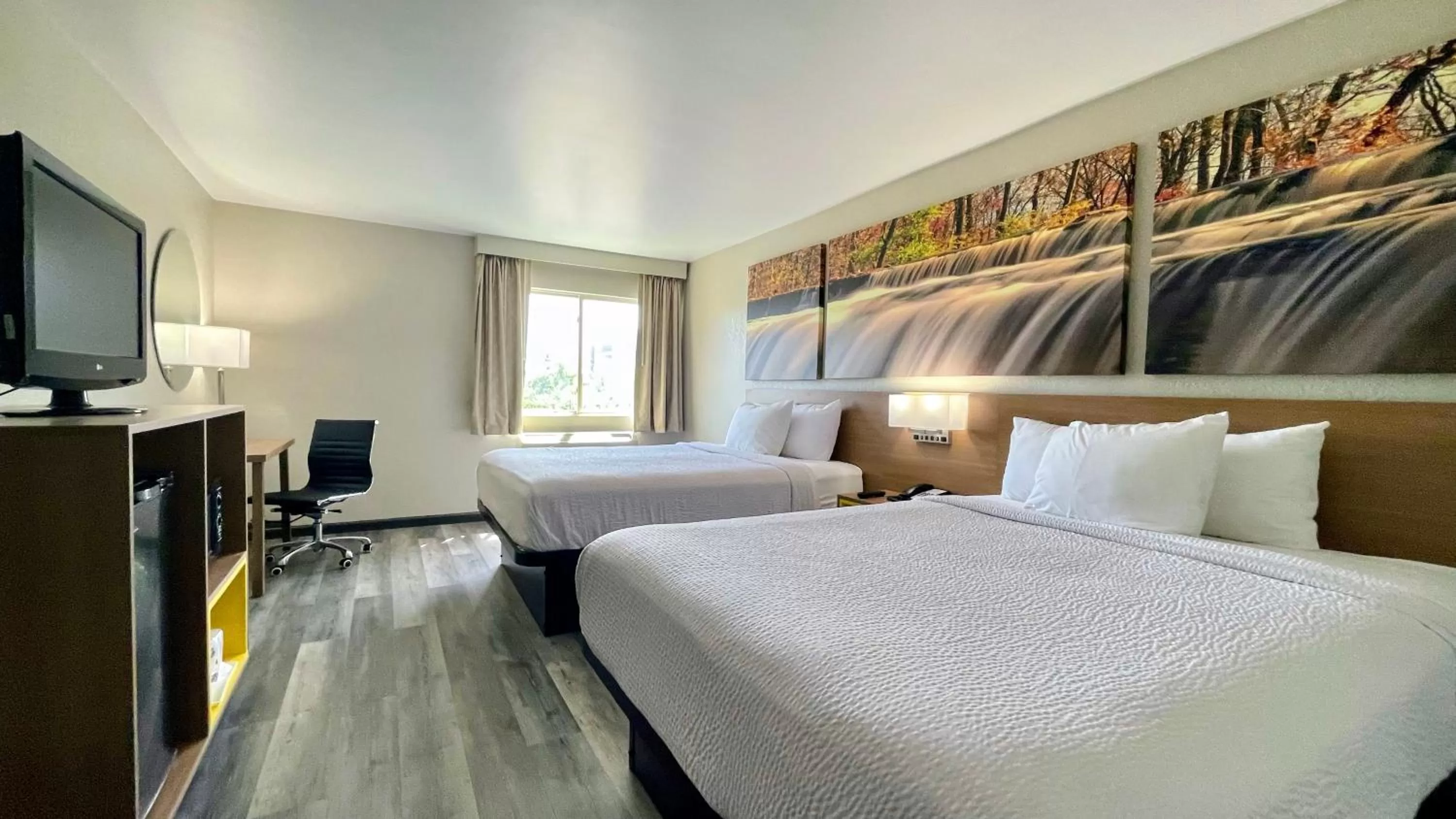 2 Queen Beds, Accessible, Non-Smoking in Days Inn by Wyndham Columbus IN