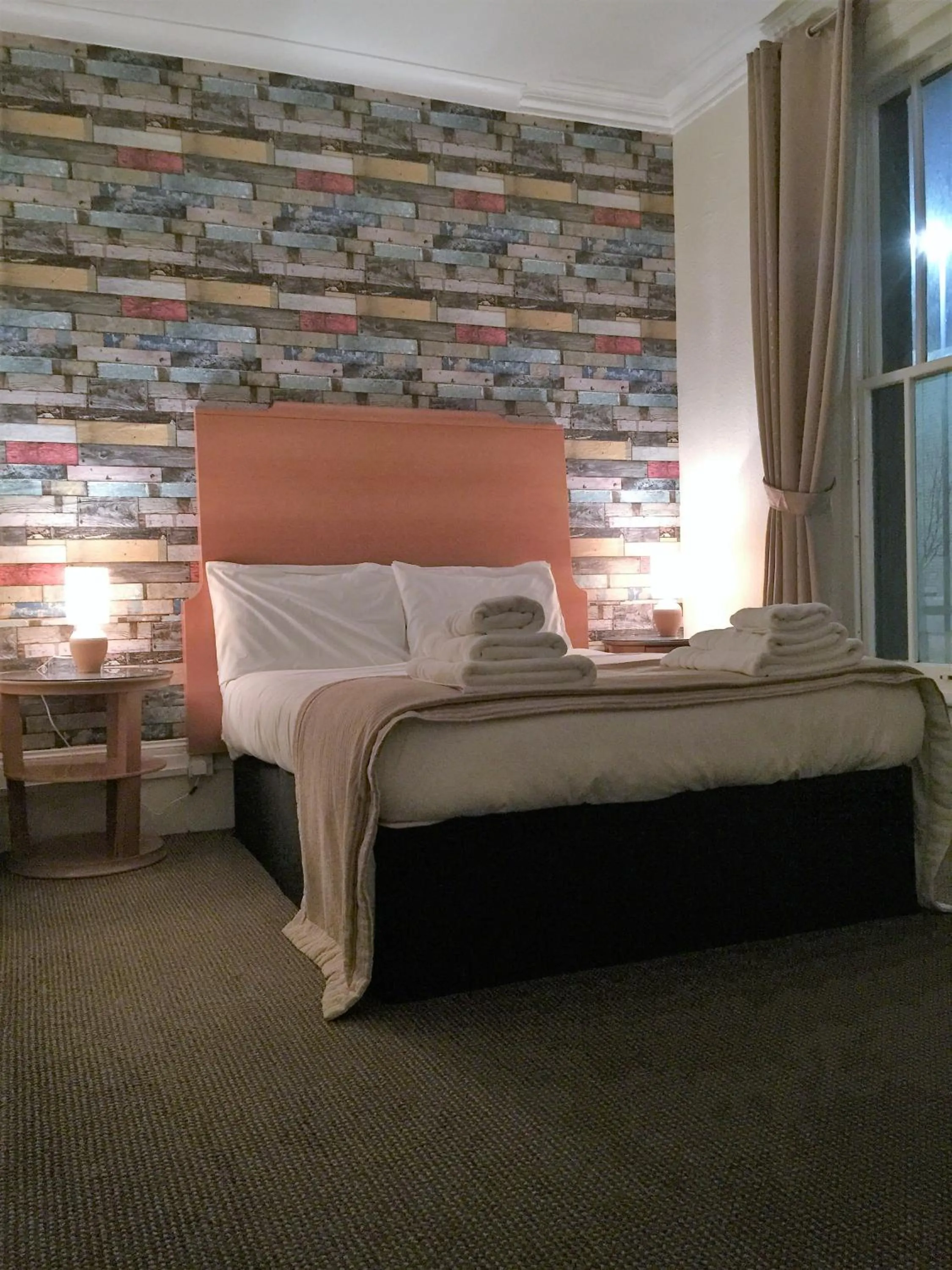 Budget Double Room in Town House Rooms