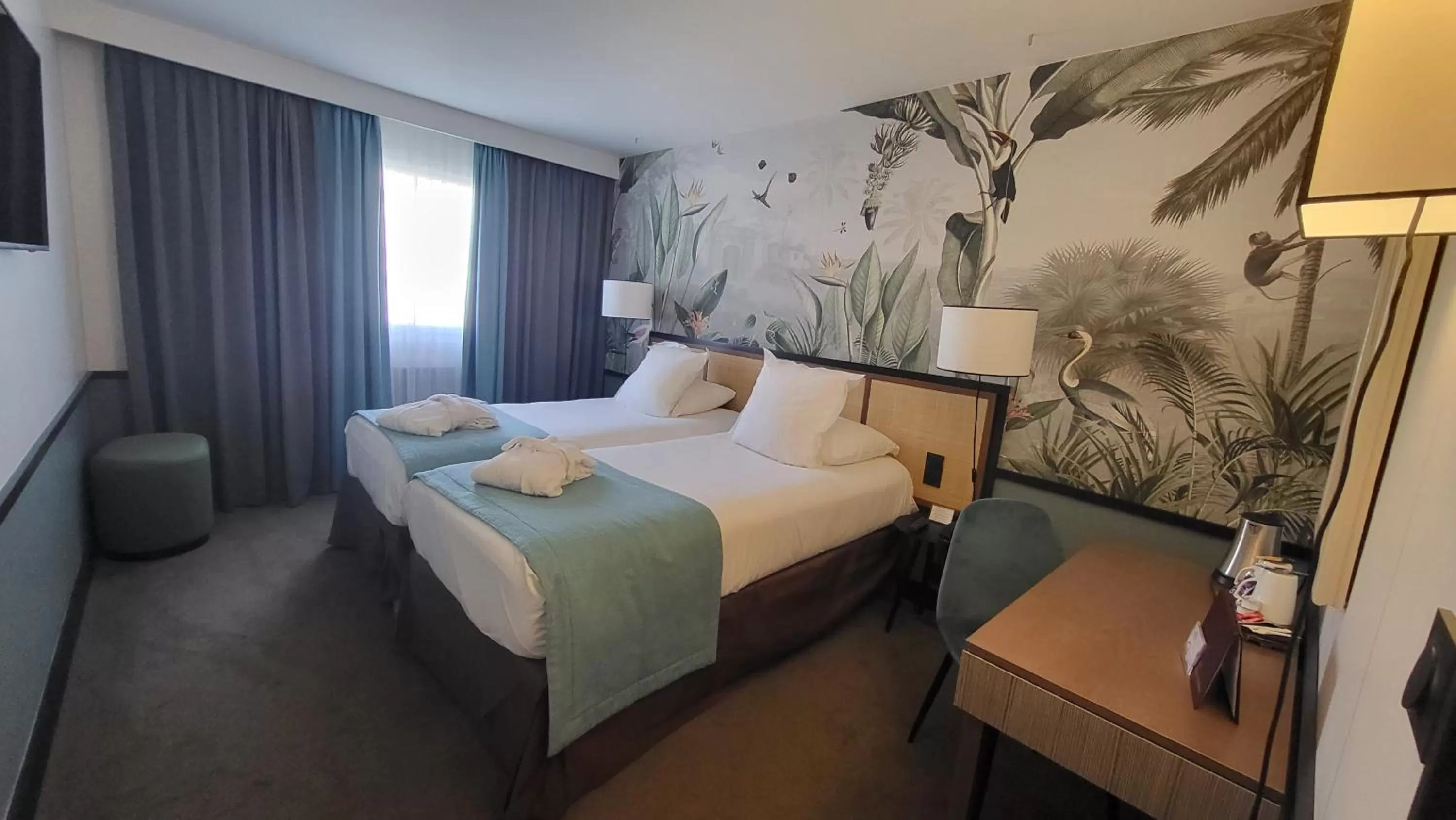 Deluxe Twin Room in Hôtel Paris Neuilly