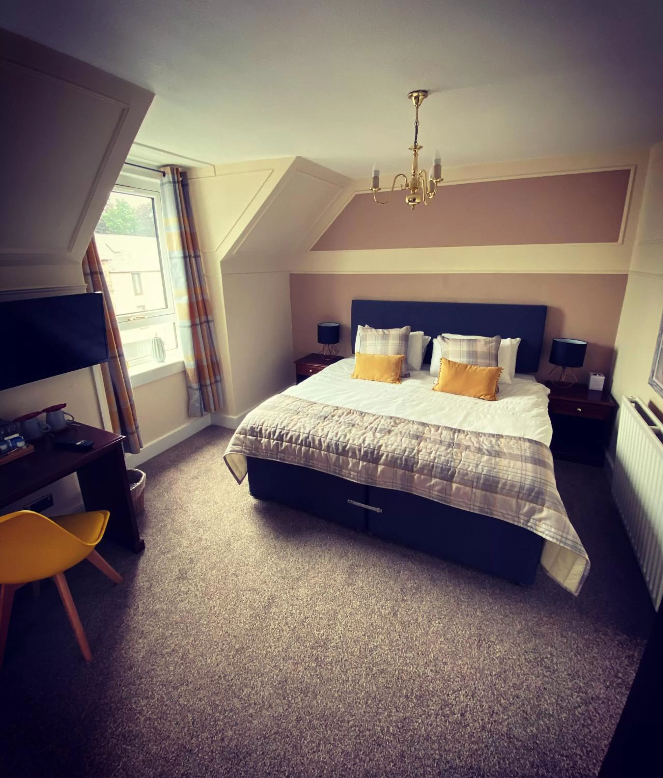 Double Room with Private Bathroom in The Glendevon Hotel