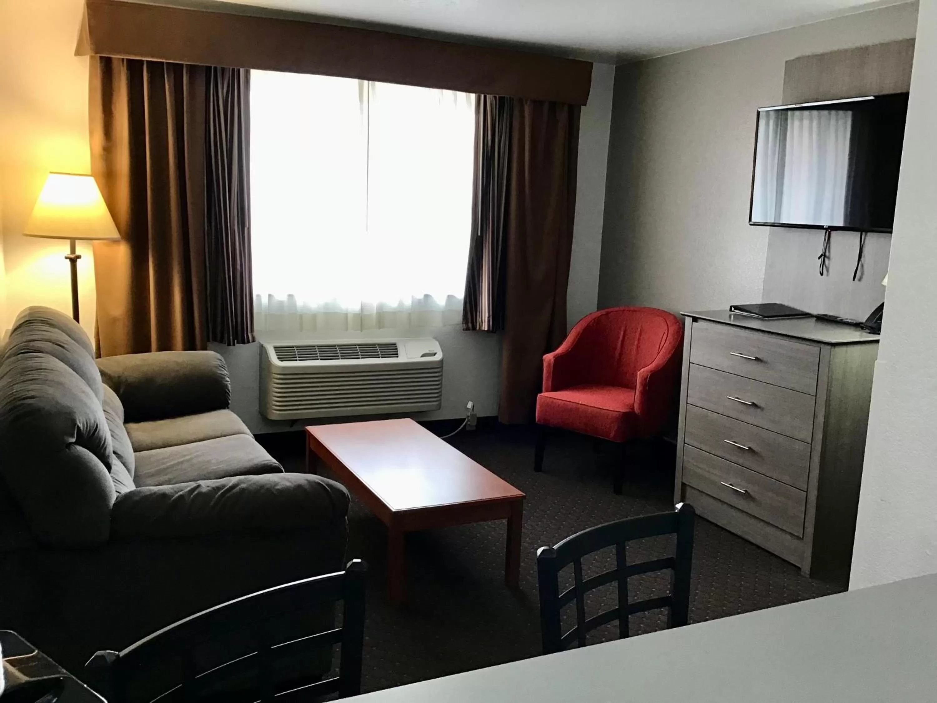 Premier Queen Studio Suite - Non-Smoking in Best Western Helena - Capitol Hotel