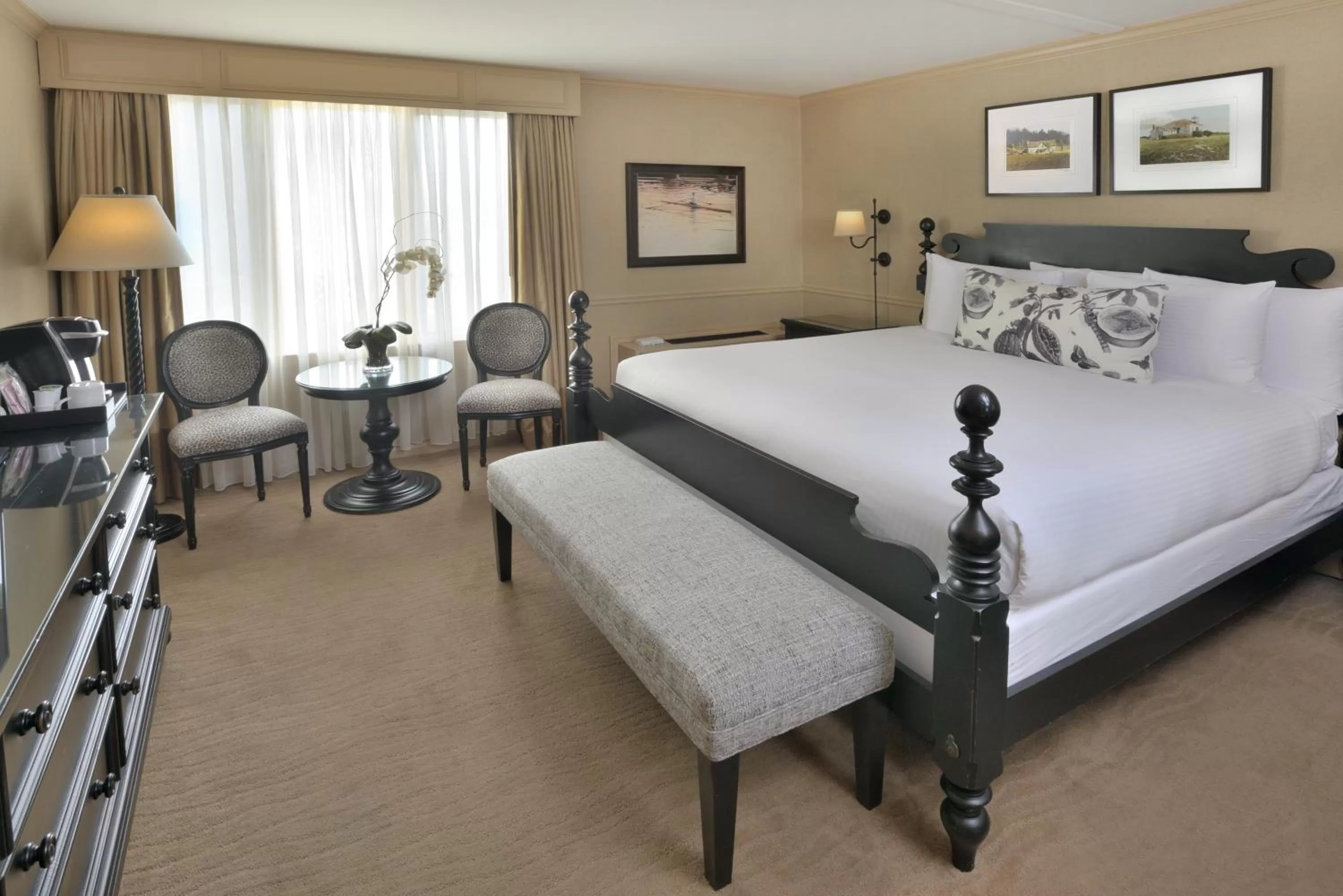 Standard King Room in Lambertville Station Inn