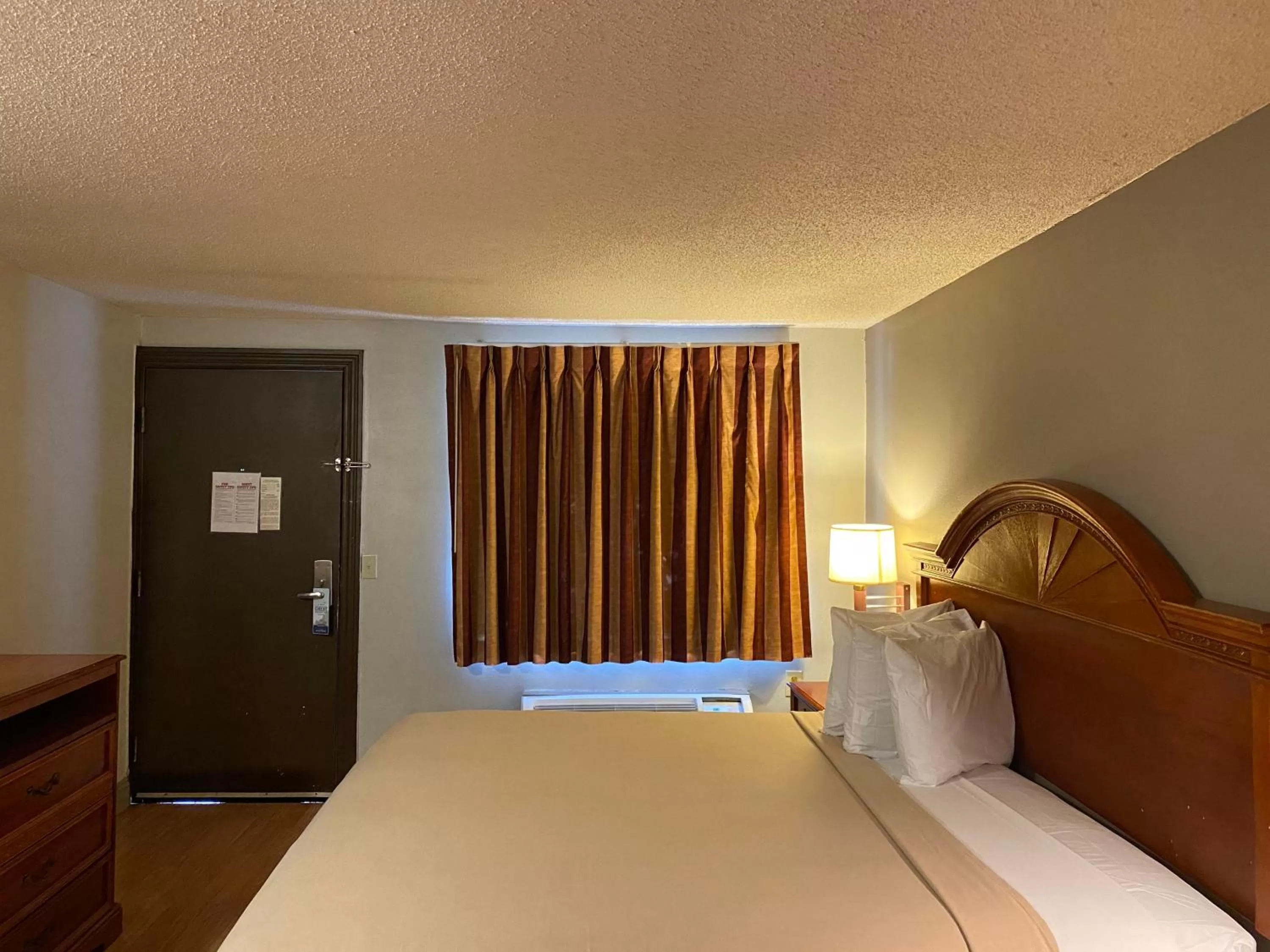 King Room - Smoking  in Travelodge by Wyndham Laurel Ft Meade Near NSA