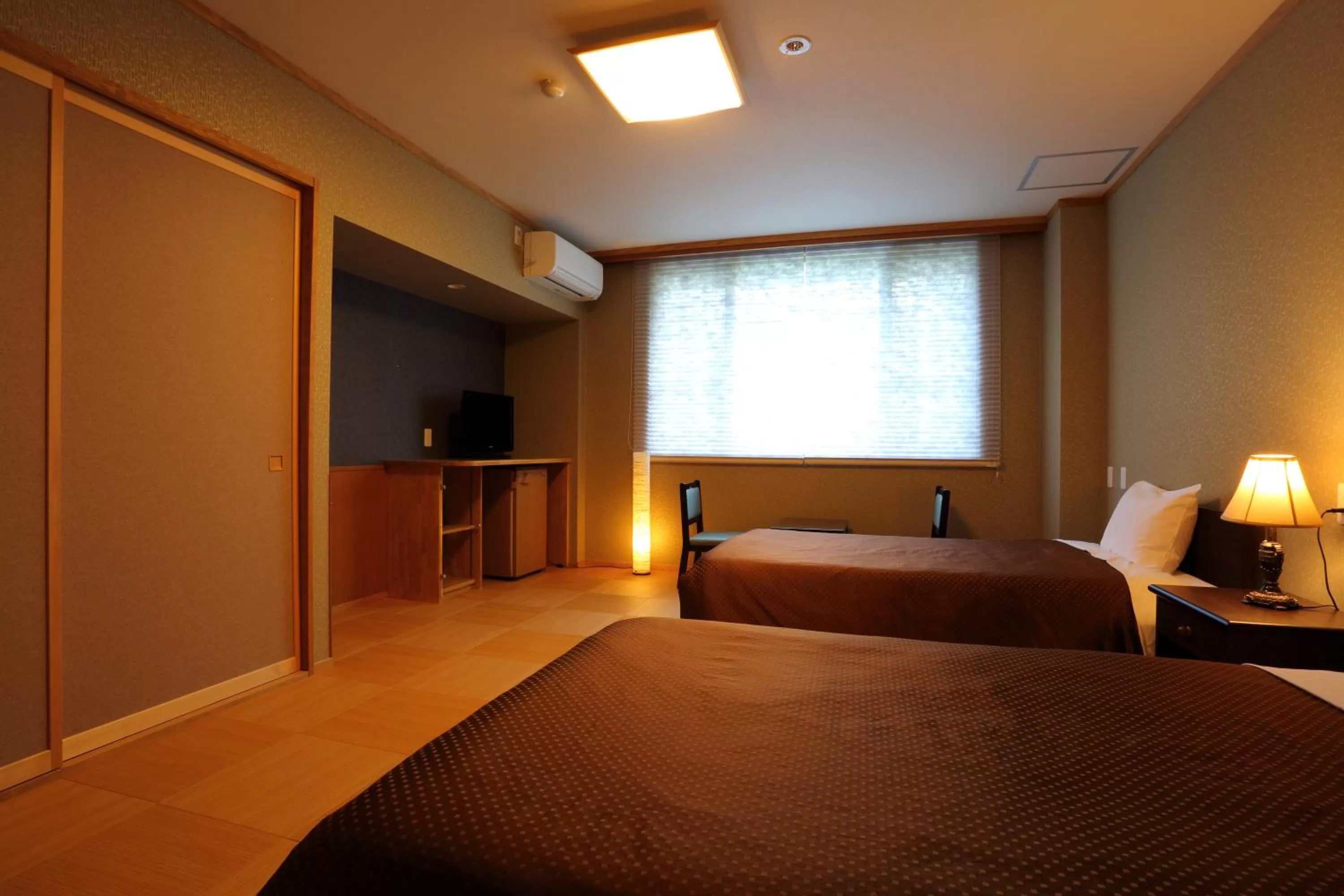 Renovated Twin Room in Hotel Oak Forest