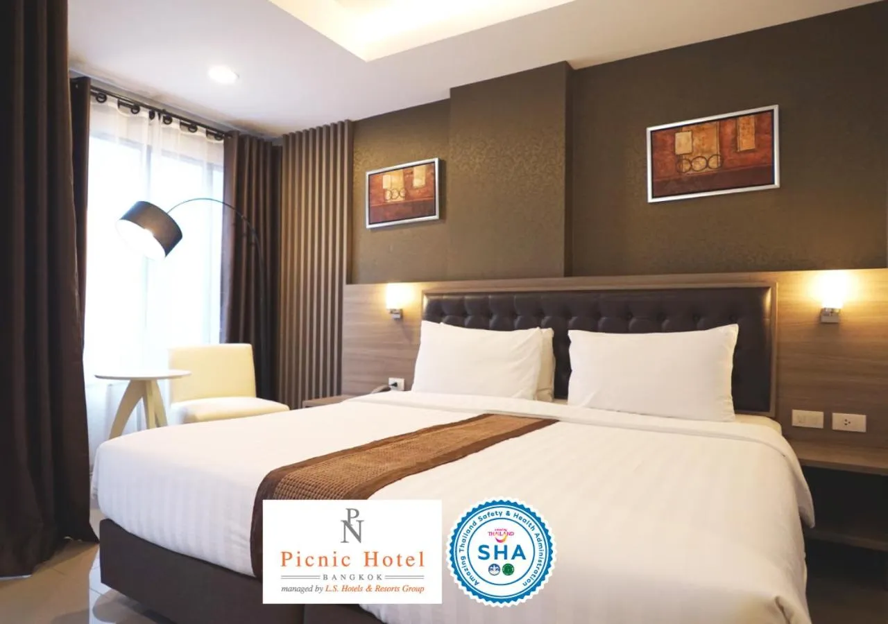 Standard Double Room in Picnic Hotel Bangkok - Rang Nam