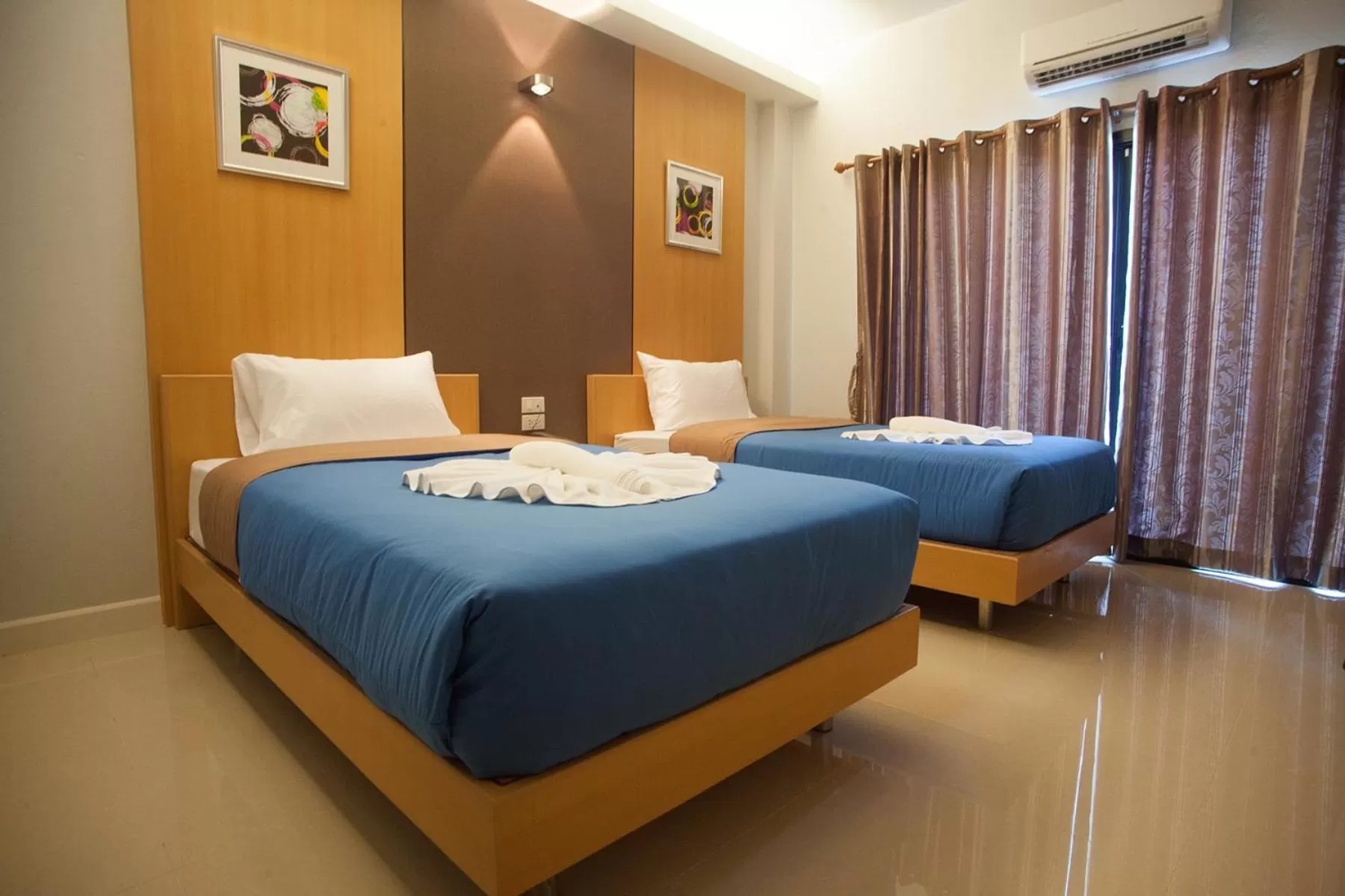 Superior Twin Room in Morage Hotel