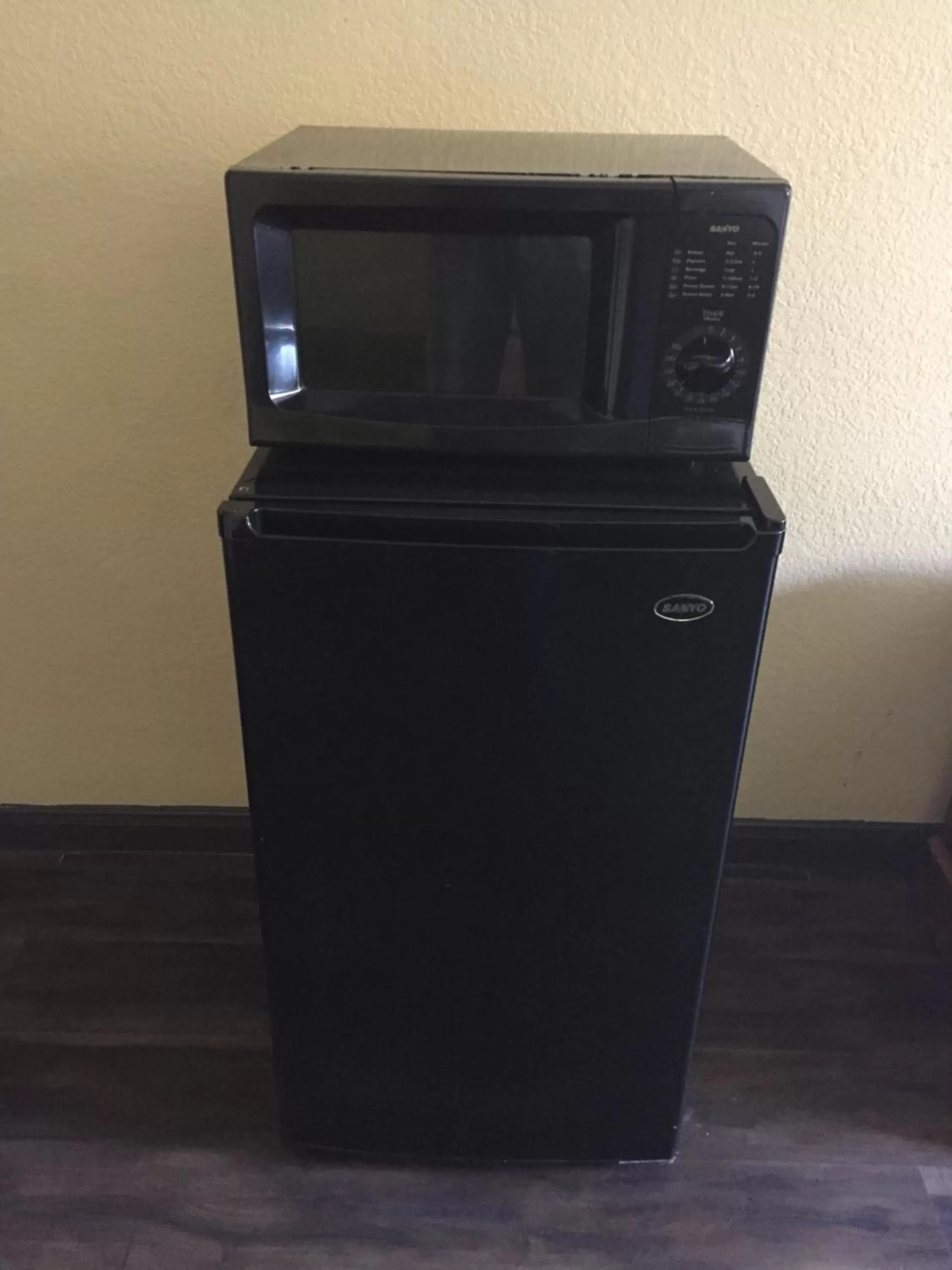 2 Queen Beds, Mobility Accessible Room, Bathtub w/Grab Bars, Non-Smoking in Super 8 by Wyndham Intercontinental Houston TX