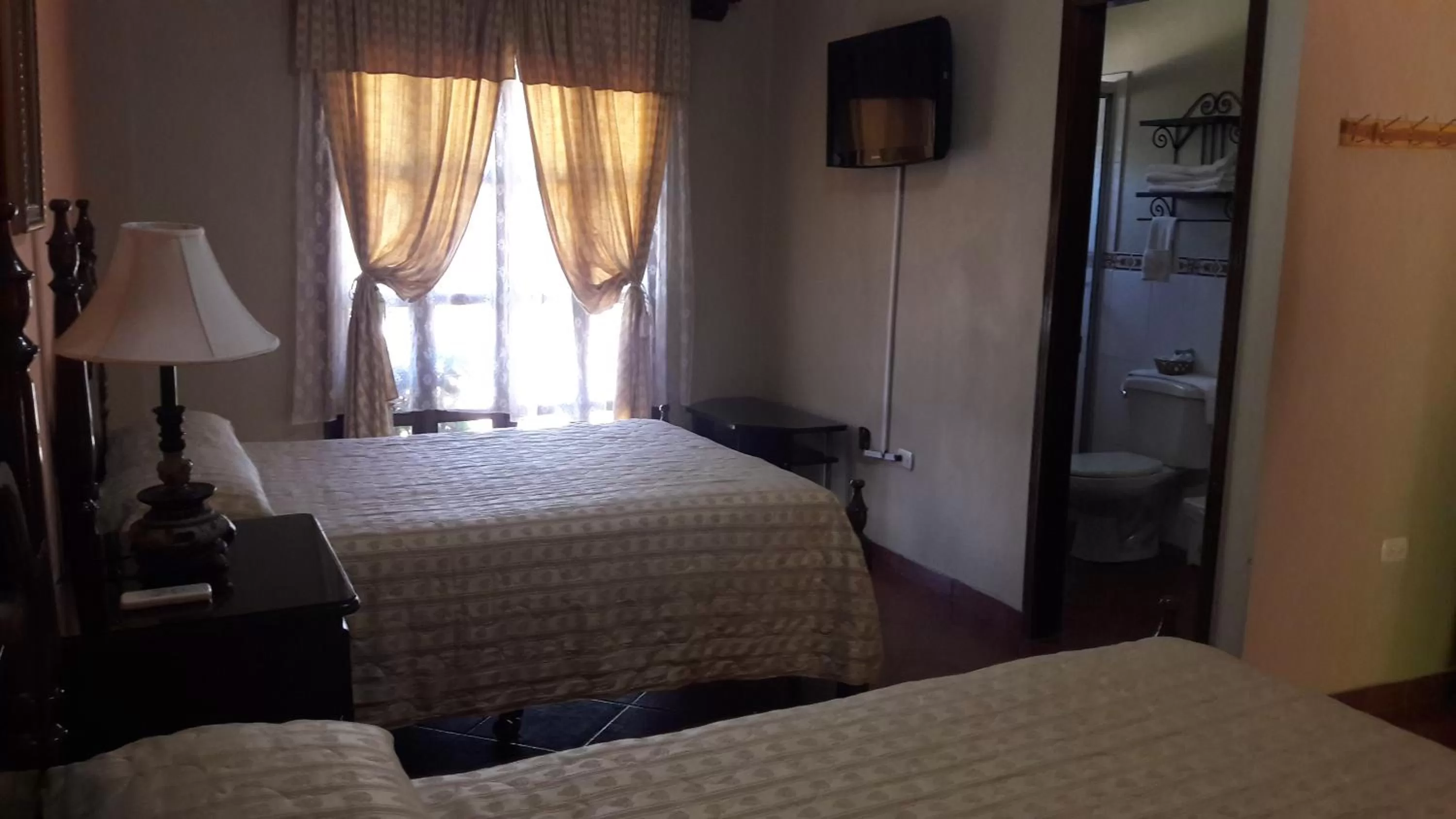 Twin Room in Hotel Acropolis Maya