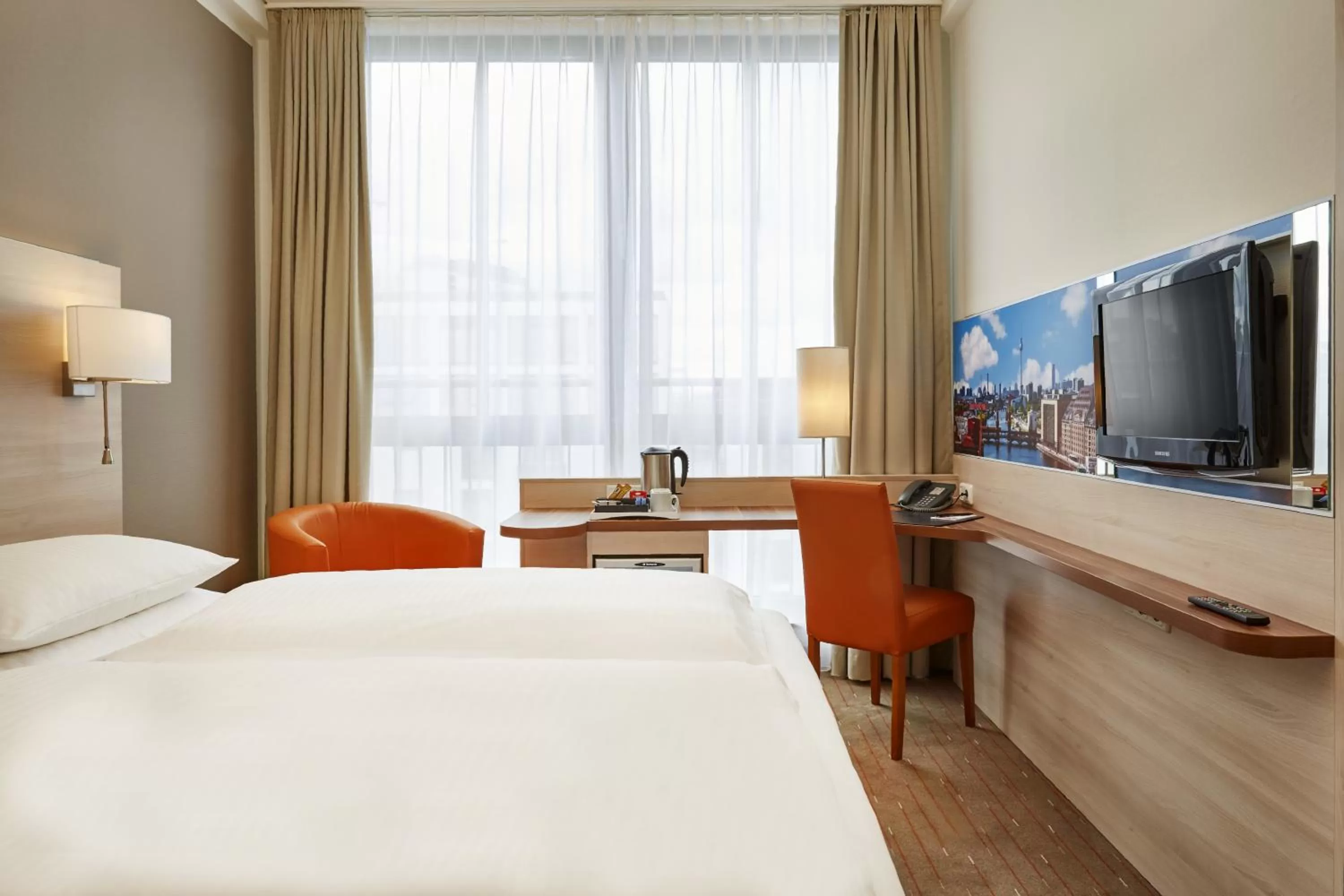 Business Double Room in H+ Hotel Berlin Mitte