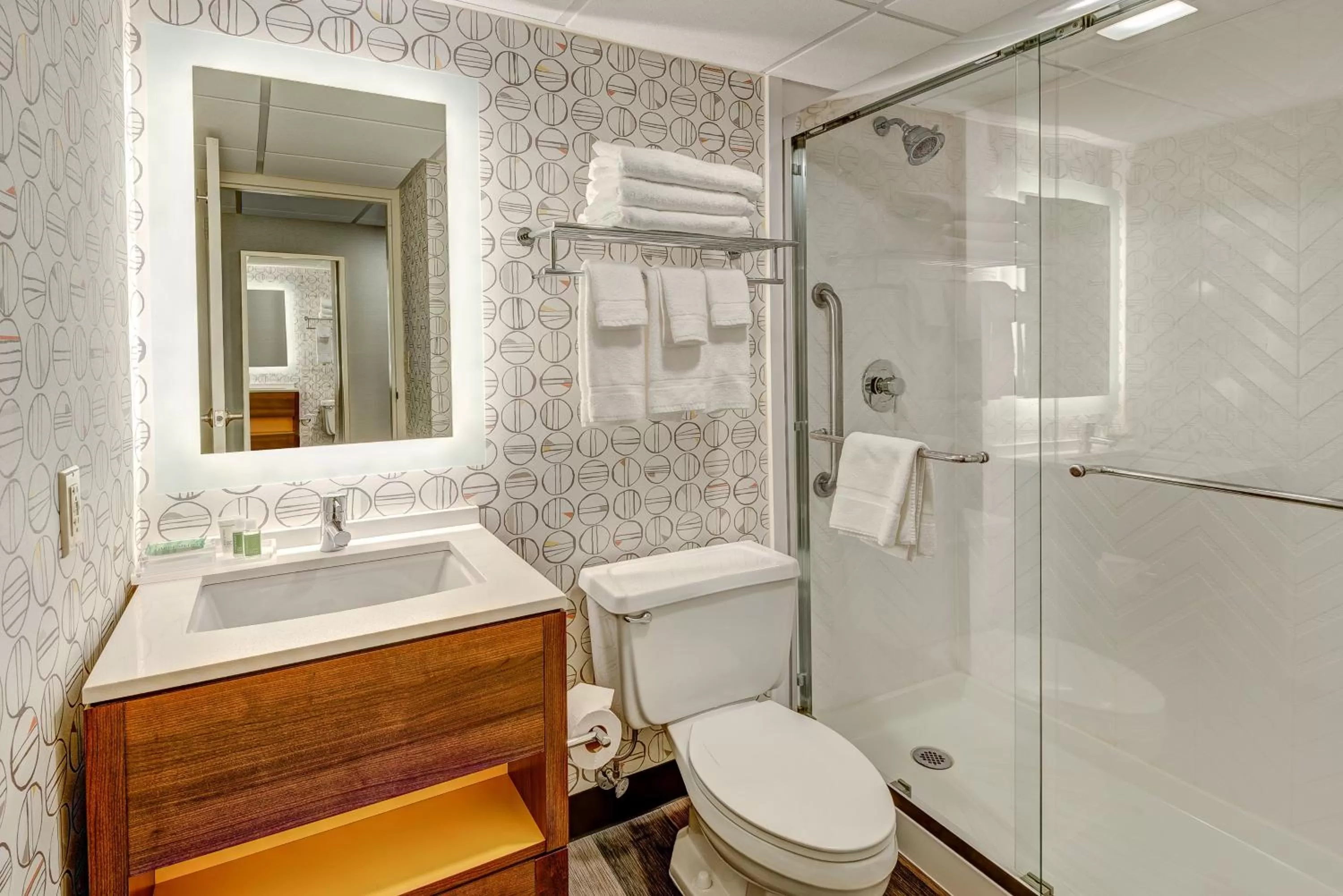 King Suite in Holiday Inn East Windsor by IHG