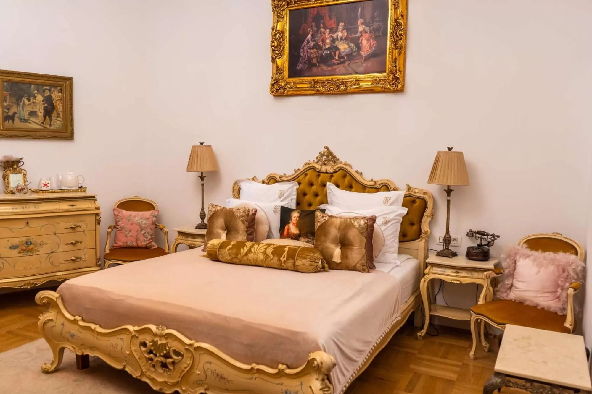 Deluxe Queen Room in Conacul Coroanei Luxury Boutique Hotel