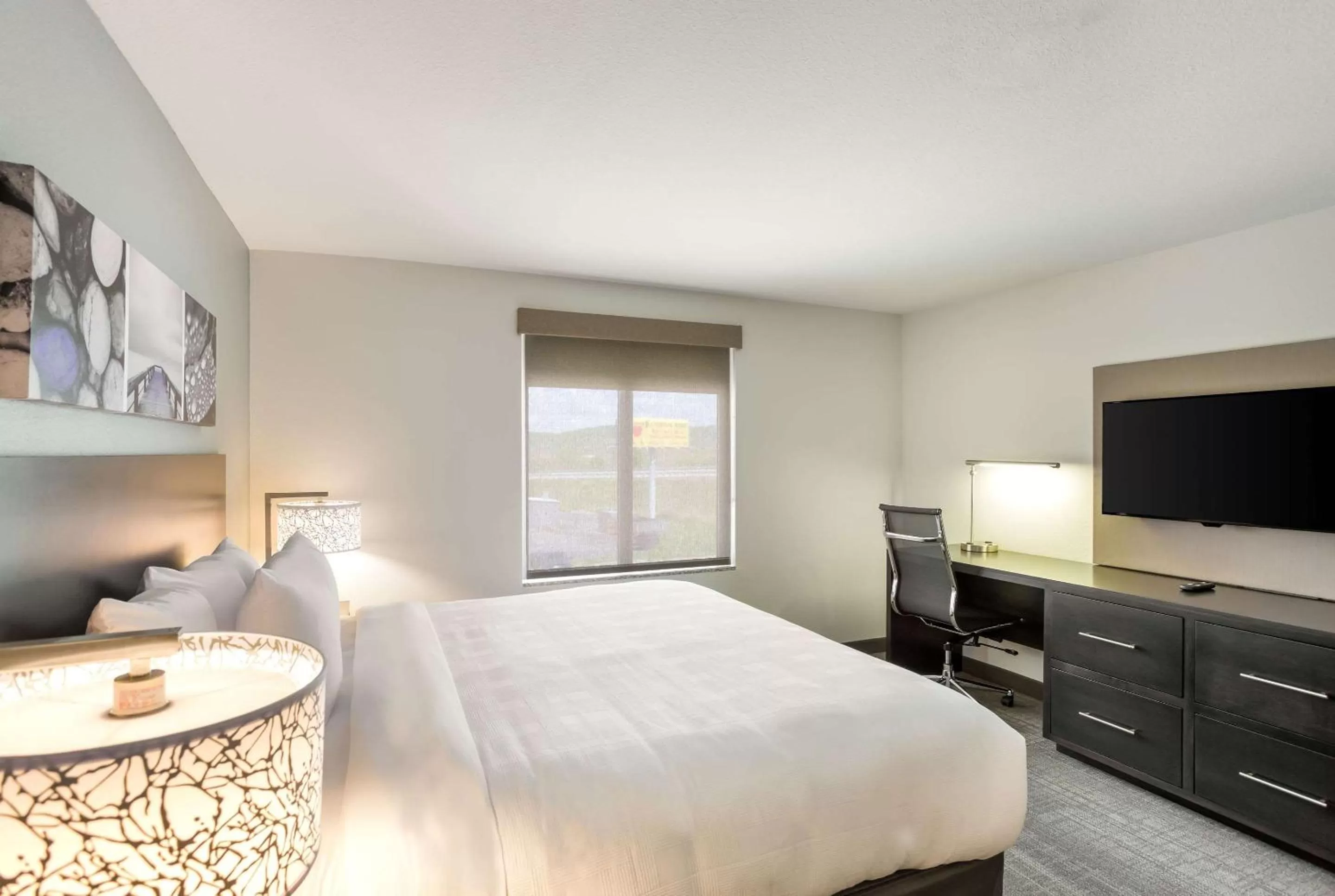 King Suite - Non-Smoking in MainStay Suites Logan Ohio-Hocking Hills