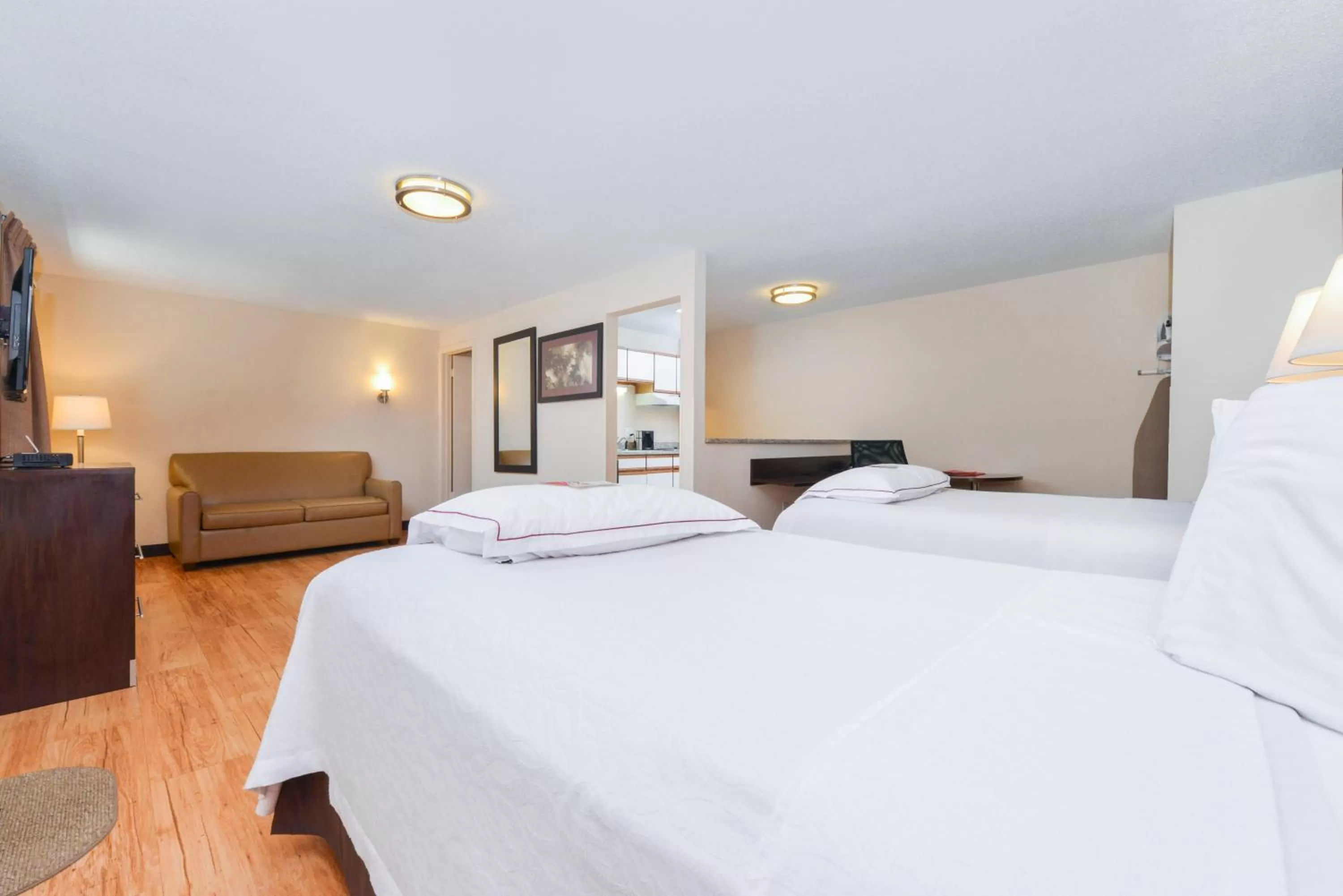 Double Room in Red Roof Inn PLUS+ & Suites Guilford