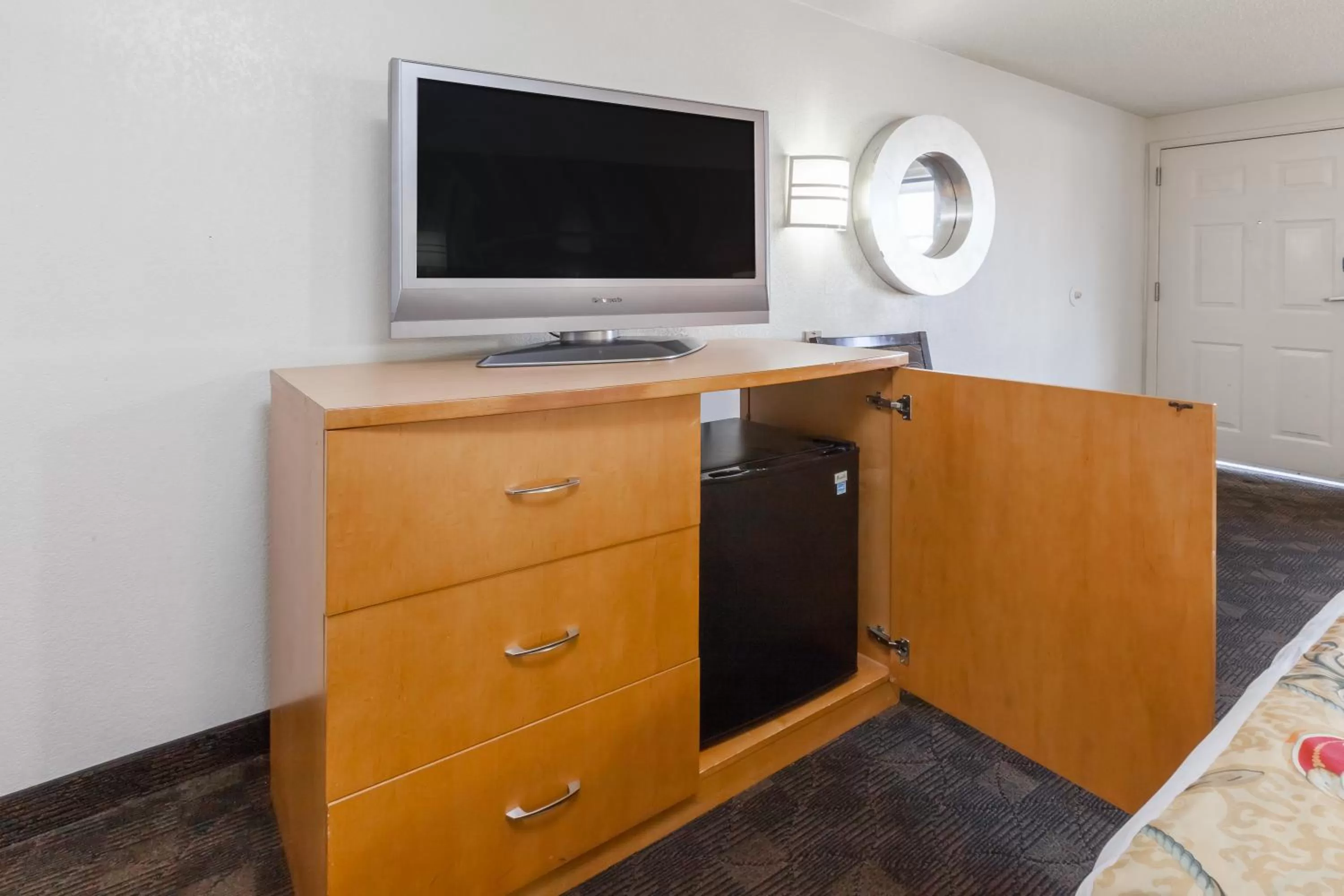 Double Room with Two Double Beds - Non-Smoking in Knights Inn Flint